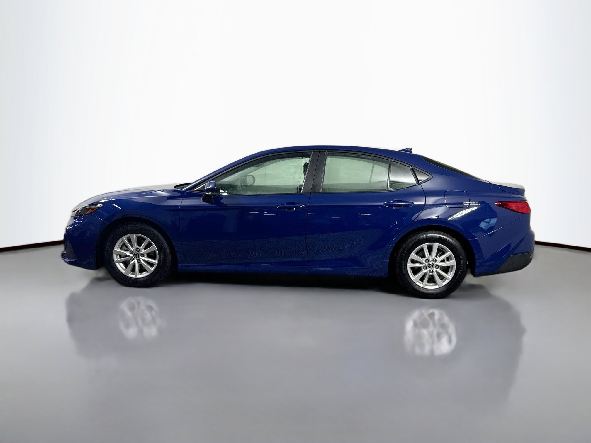 2025 Toyota Camry LE photo 3