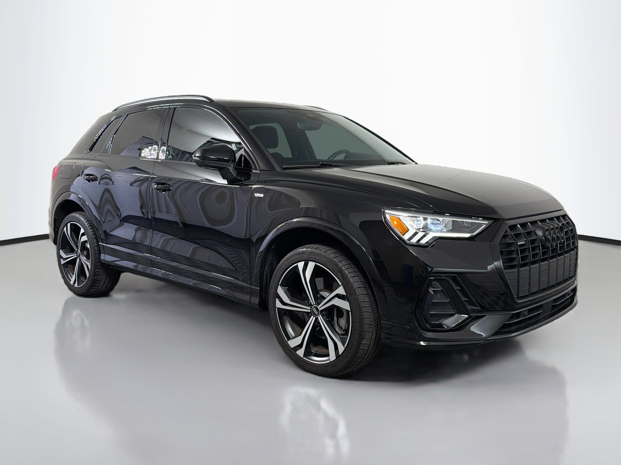 2023 Audi Q3 45 TFSI S Line Premium Plus quattro's photo