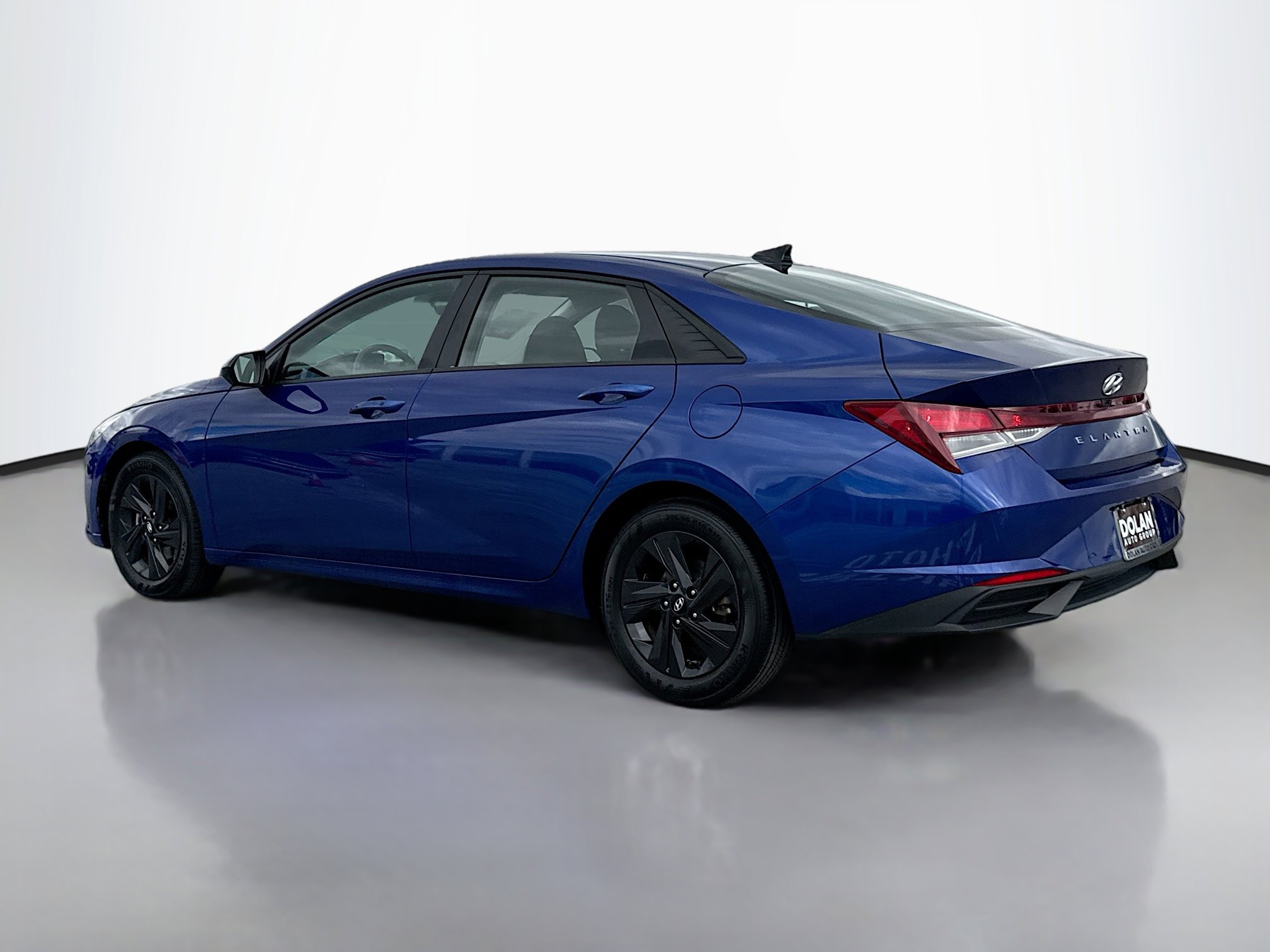 2023 Hyundai Elantra SEL photo 4