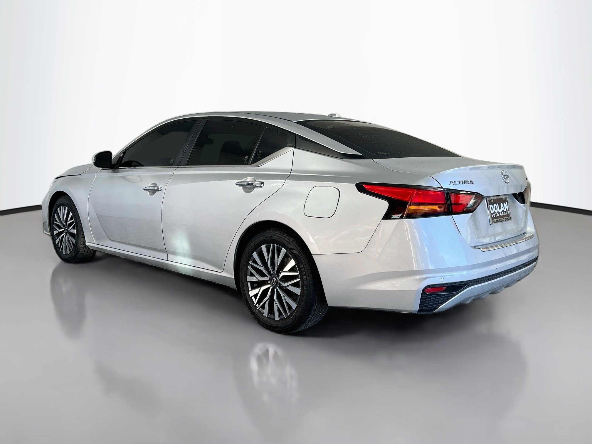 Used 2023 Nissan Altima 2.5 SV Sedan