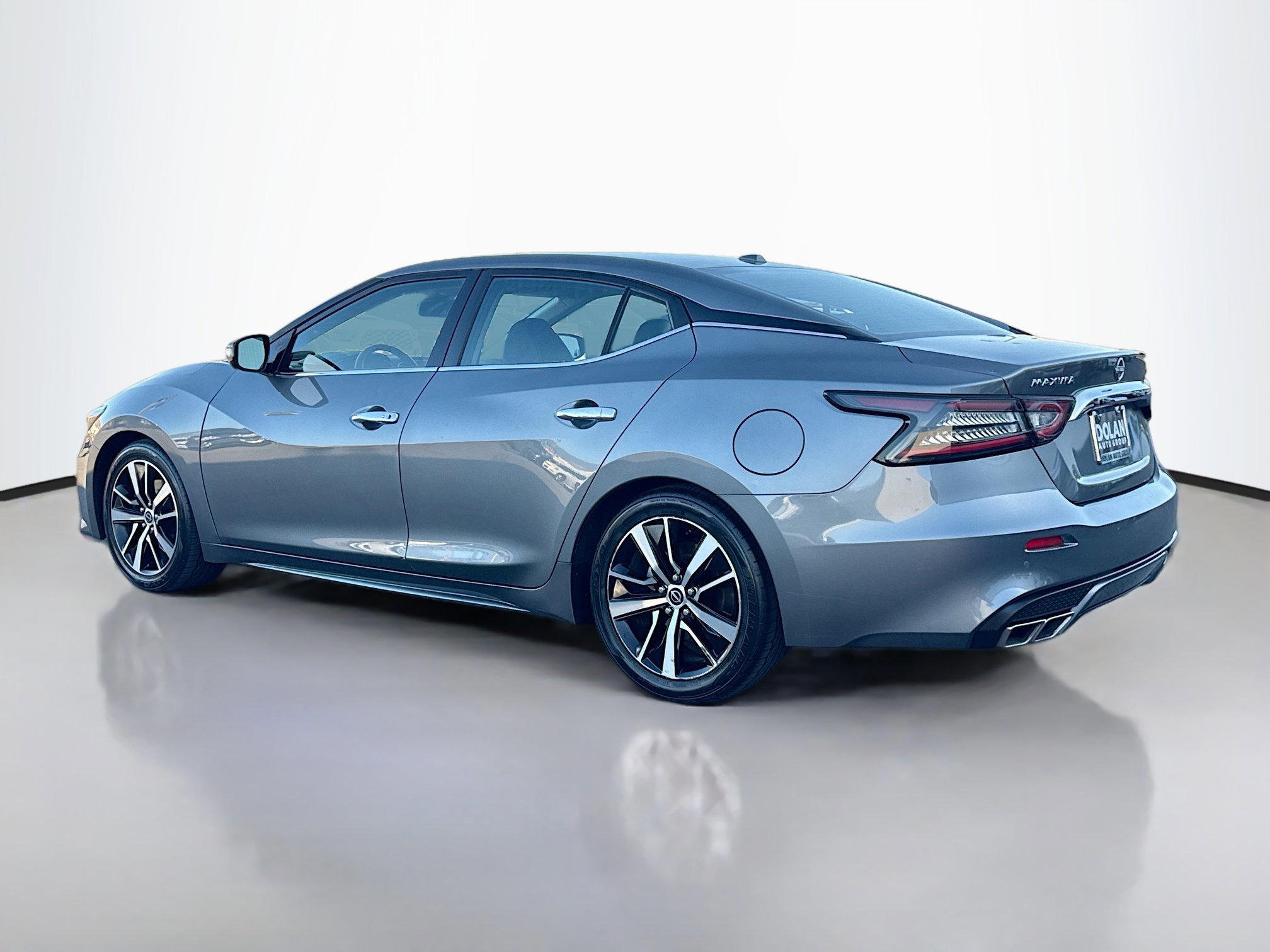 2023 Nissan Maxima SV photo 3