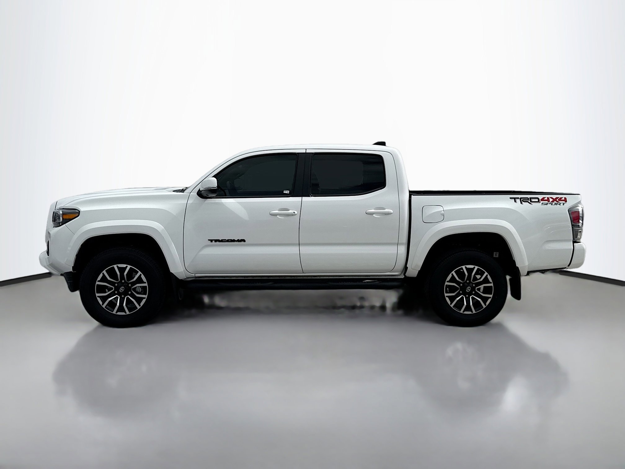 2023 Toyota Tacoma TRD Sport photo 2