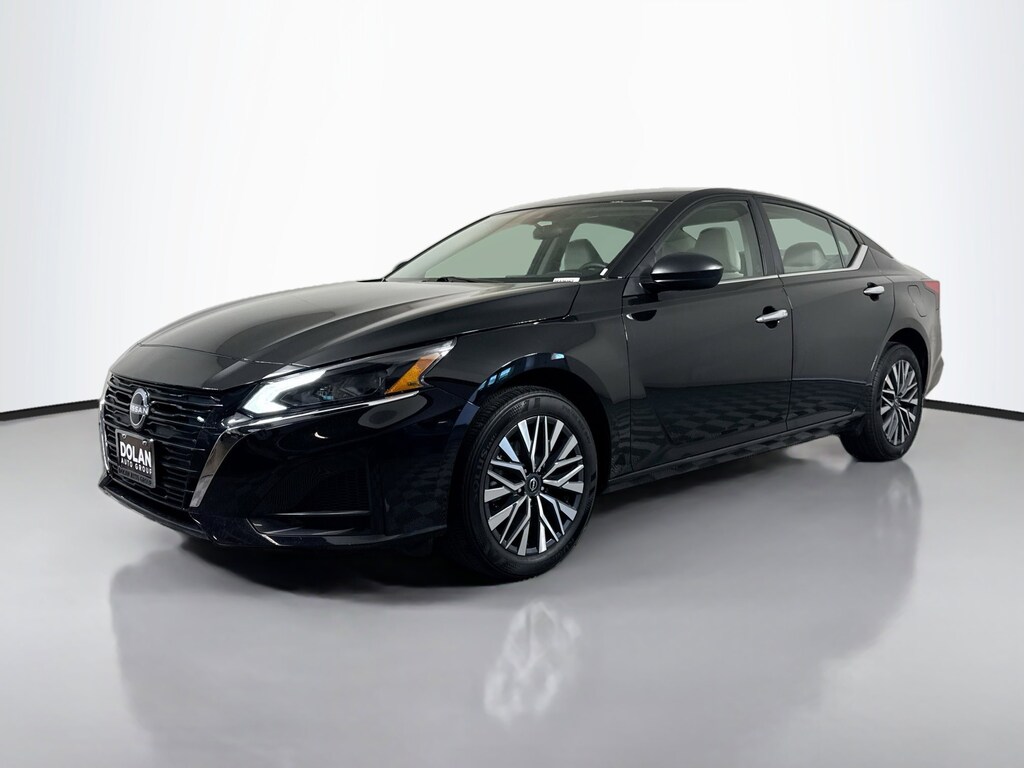 Used 2025 Nissan Altima 2.5 SV Sedan