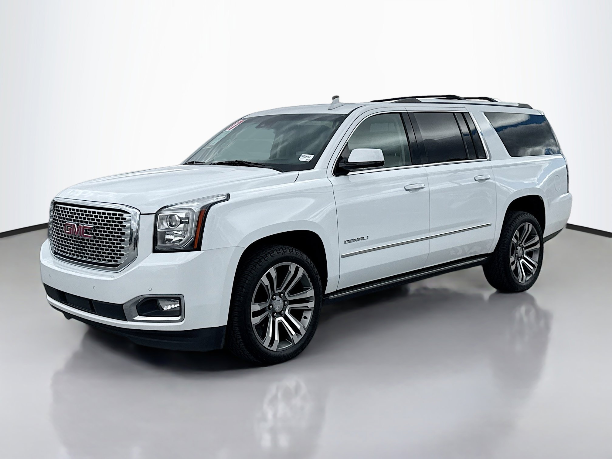 2017 Gmc Yukon XL Denali photo 2