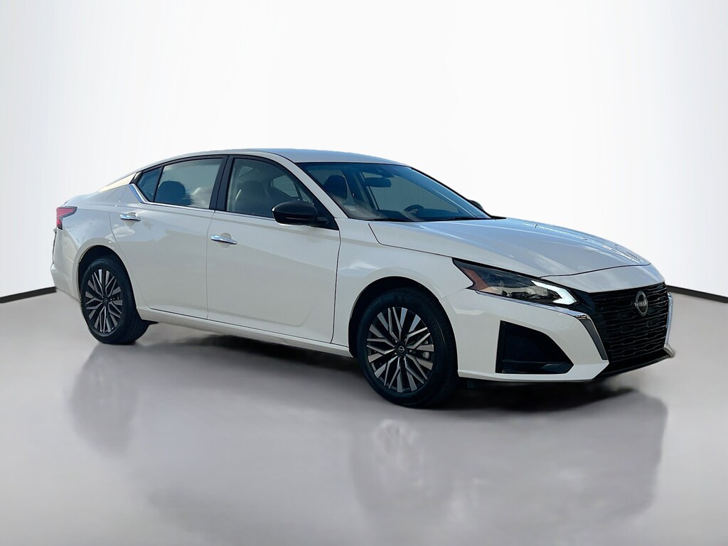 Used 2025 Nissan Altima 2.5 SV Sedan