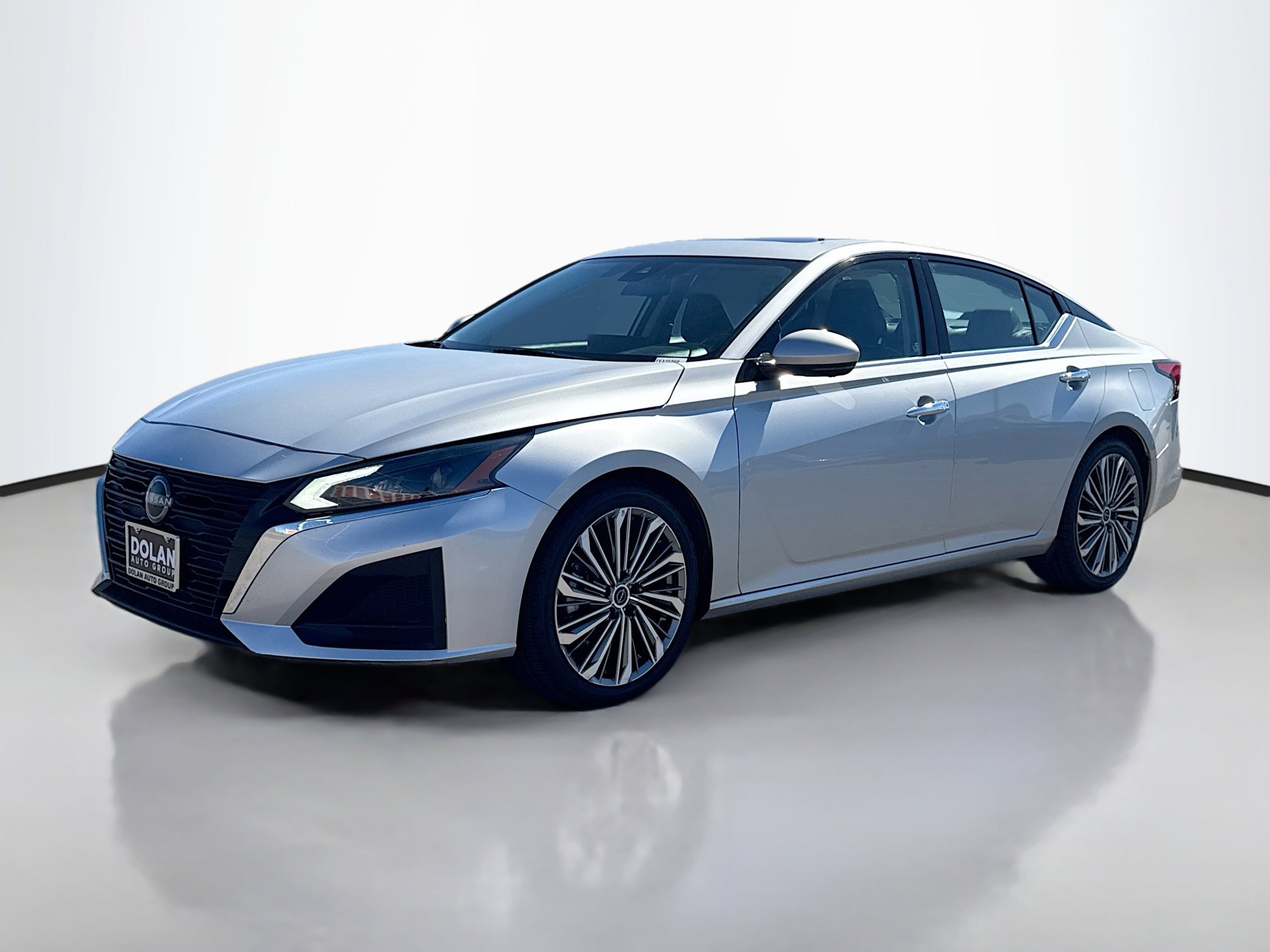 2023 Nissan Altima 2.5 SL photo 2