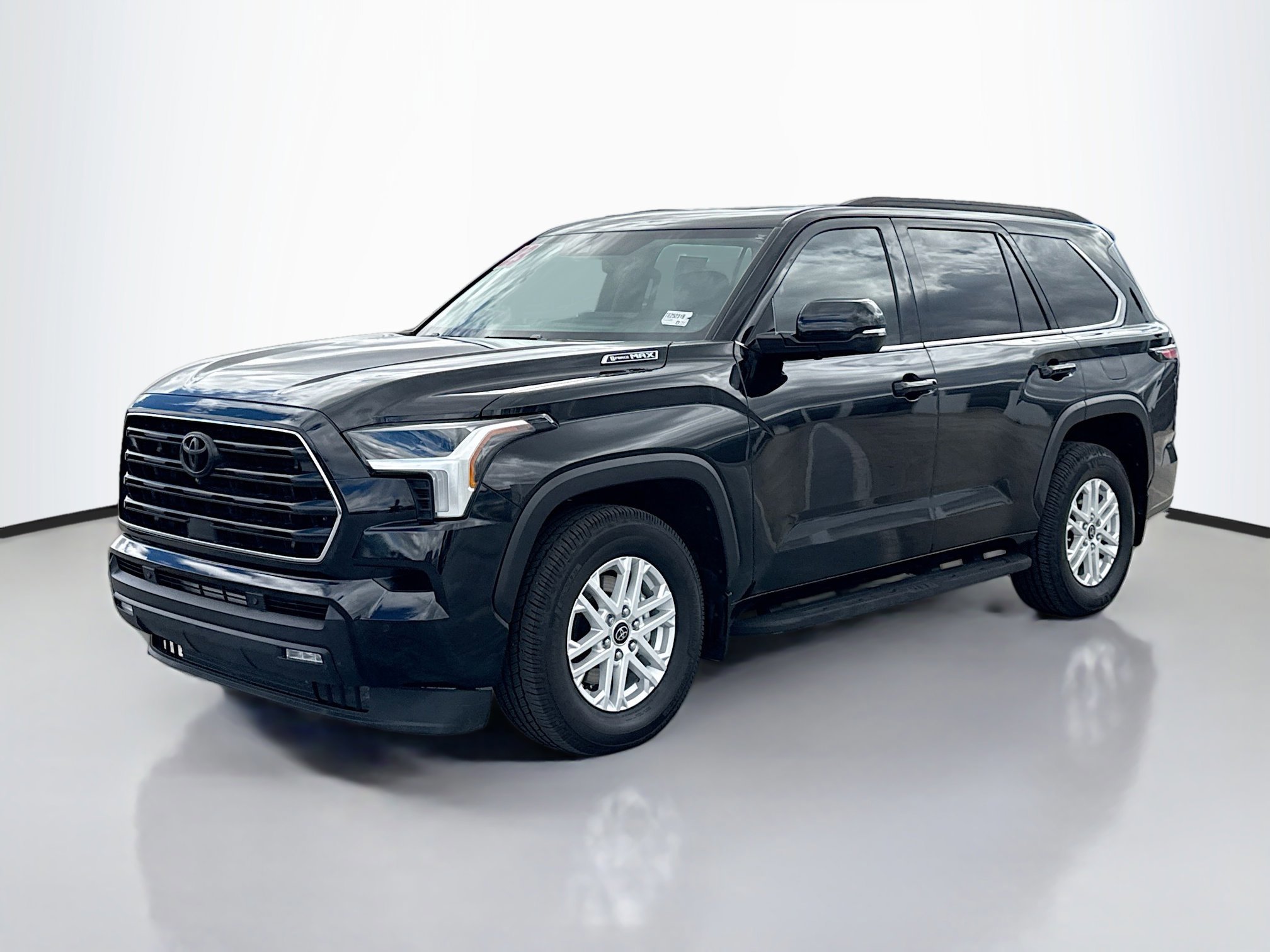 2023 Toyota Sequoia SR5 photo 2