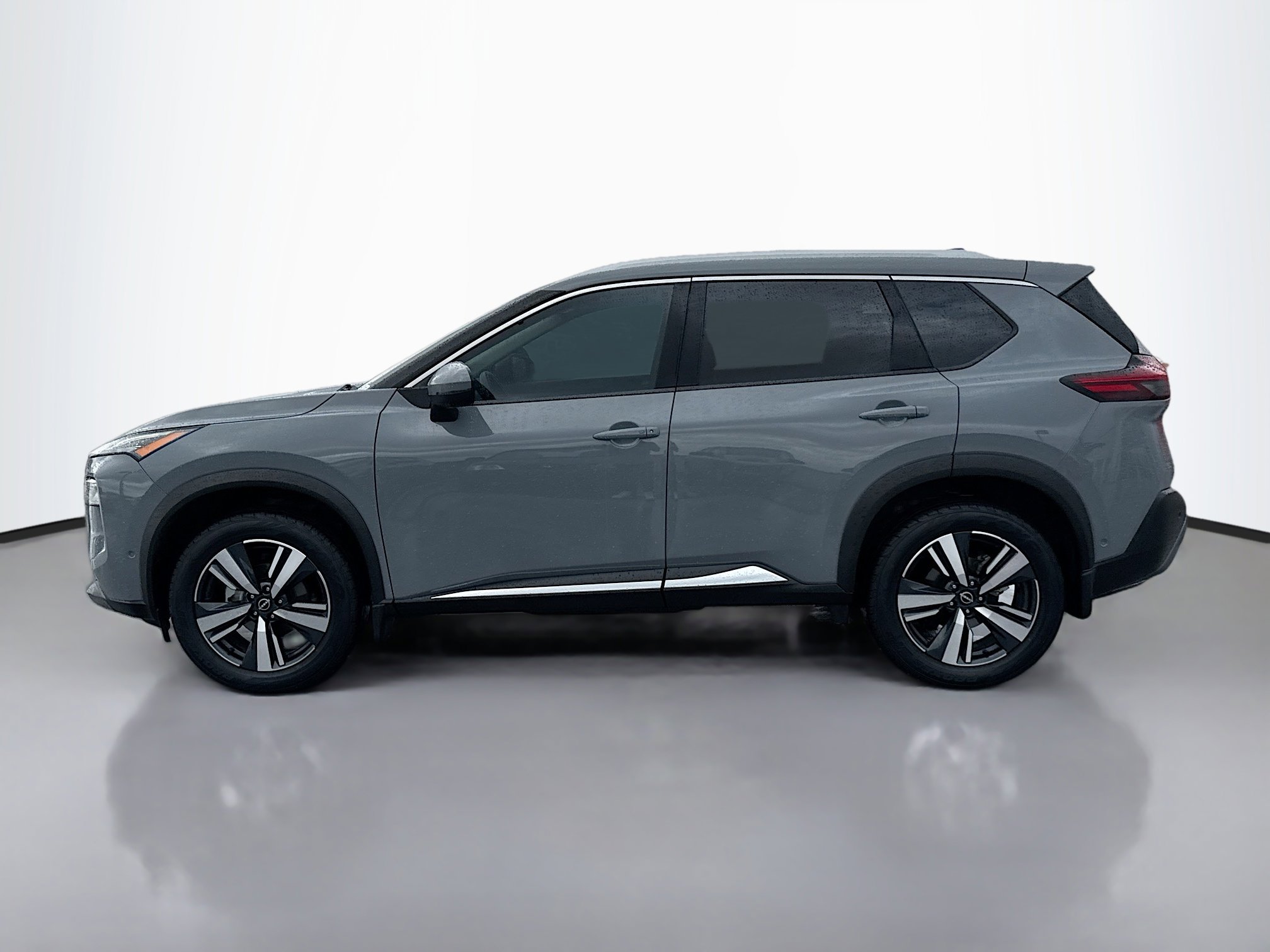 2023 Nissan Rogue SL photo 2