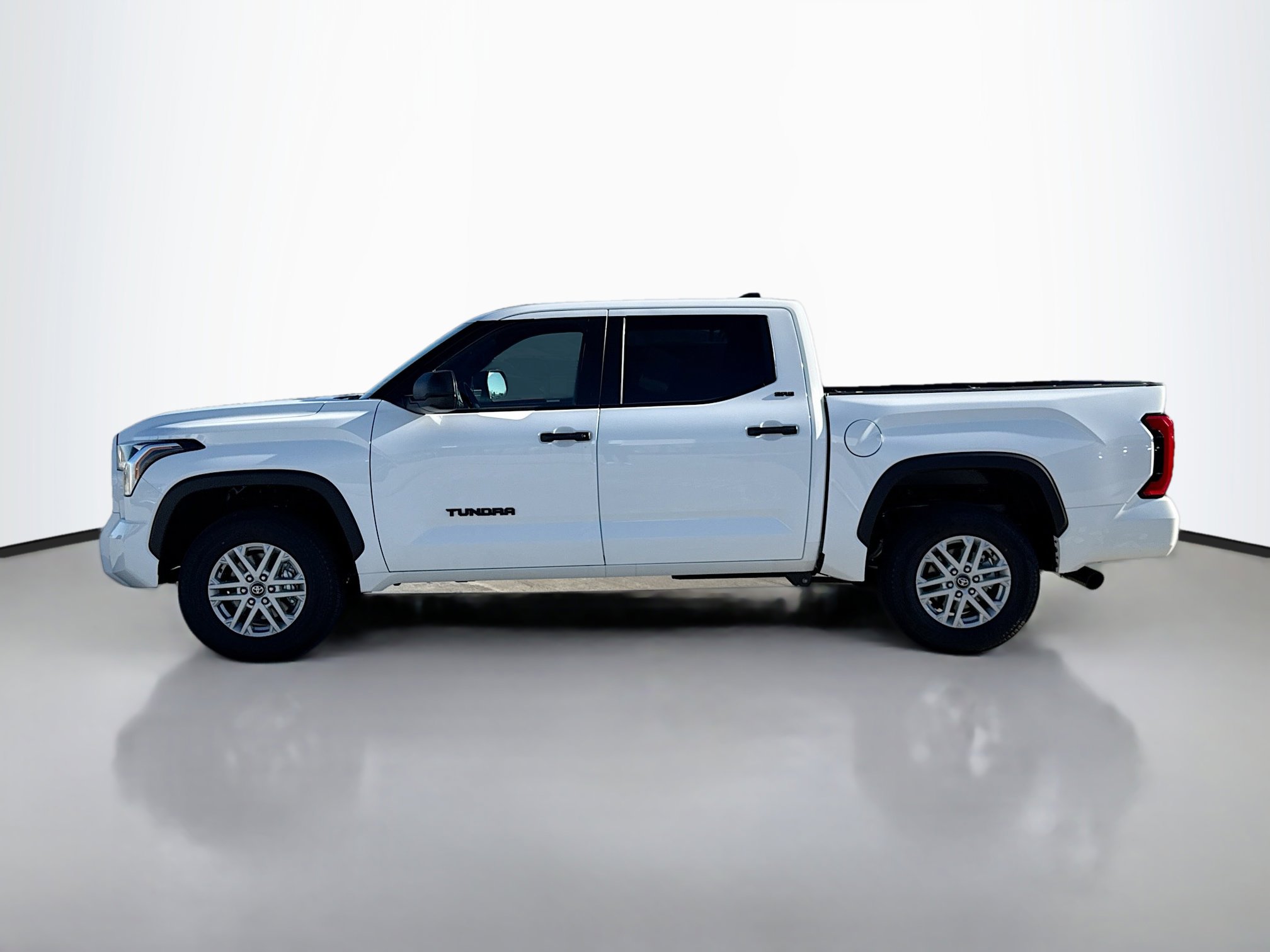2026 Toyota Tundra SR5 CrewMax photo 3