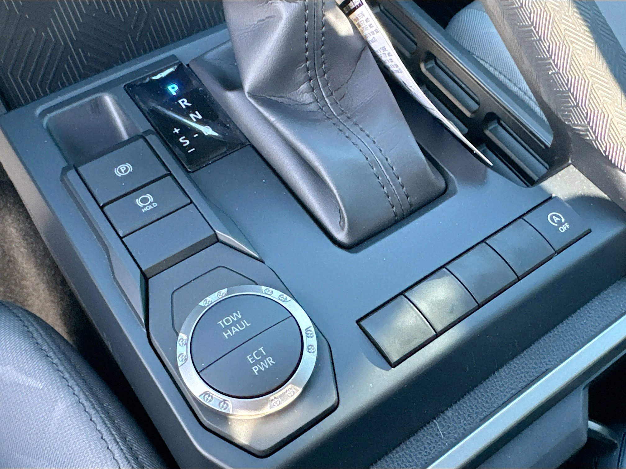 2025 Toyota Tacoma SR5 - Photo 26