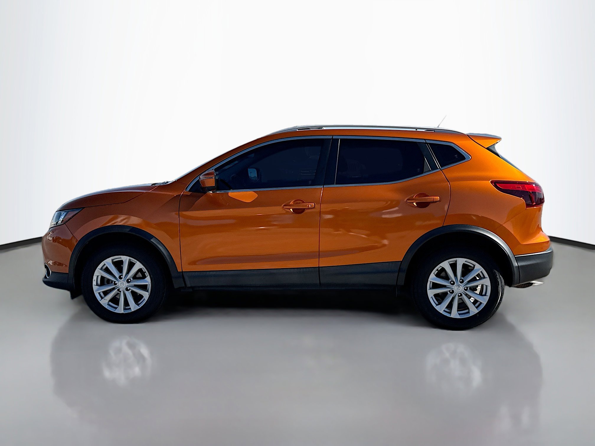 2017 Nissan Rogue Sport SV photo 2