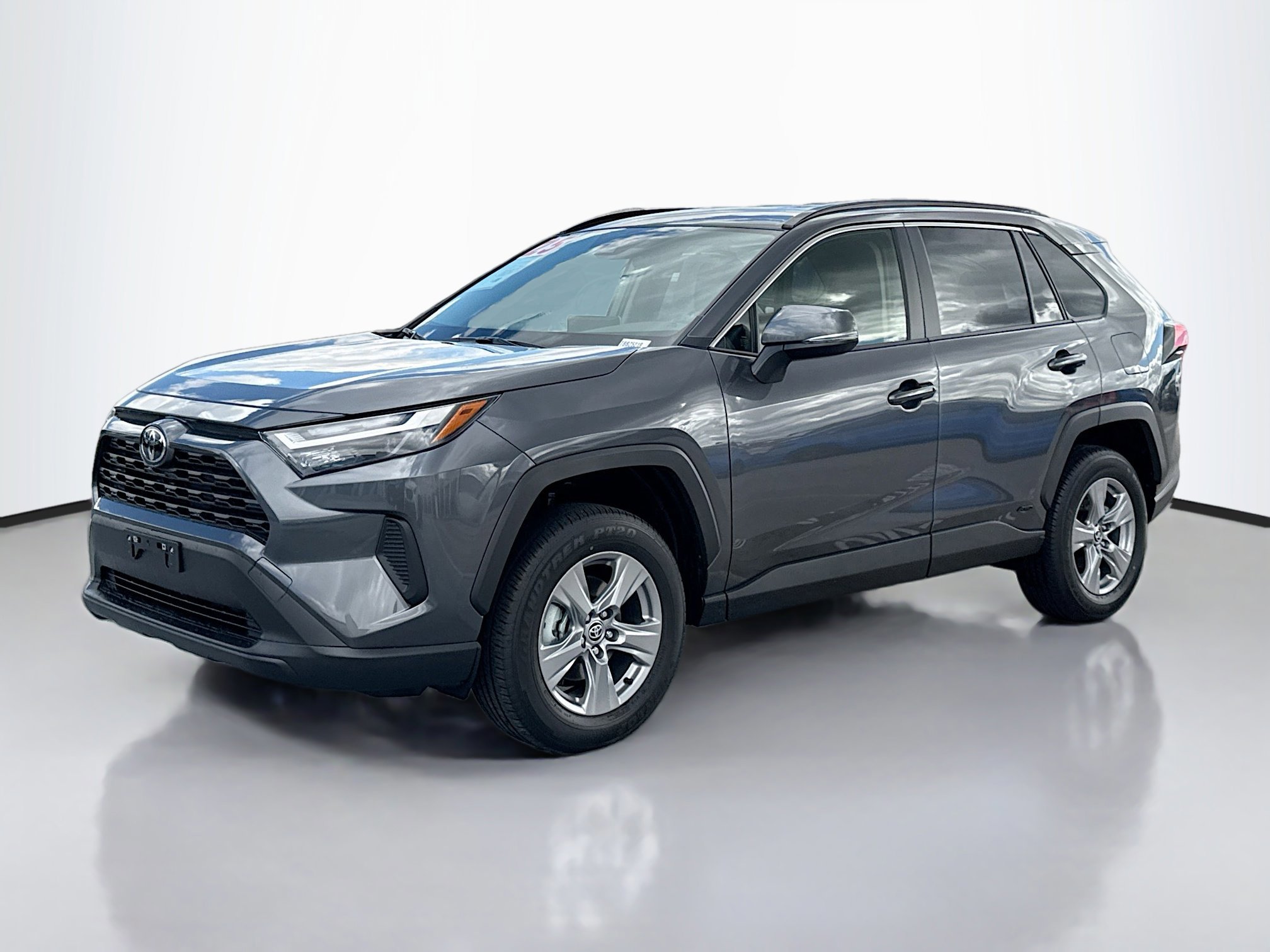 2025 Toyota RAV4 Hybrid LE photo 2