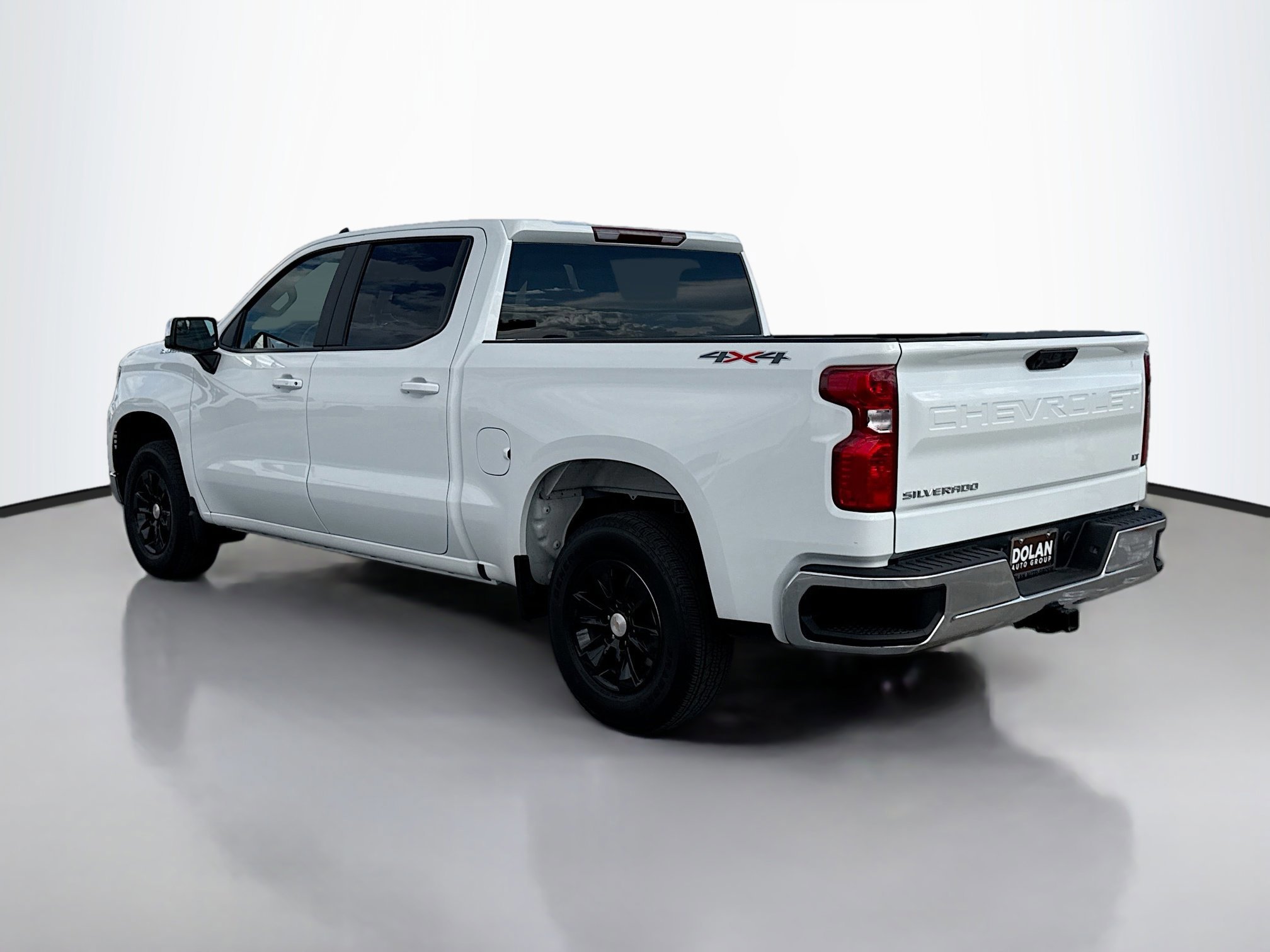 2025 Chevrolet Silverado 1500 LT photo 3