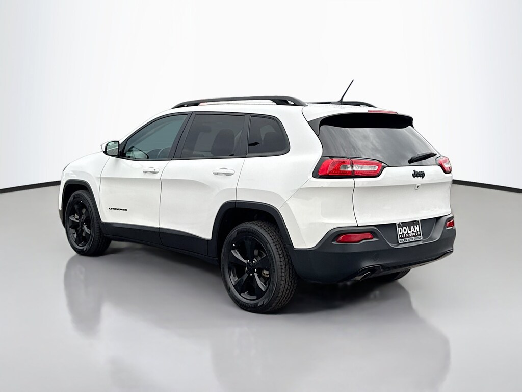 Used 2018 Jeep Cherokee Latitude SUV