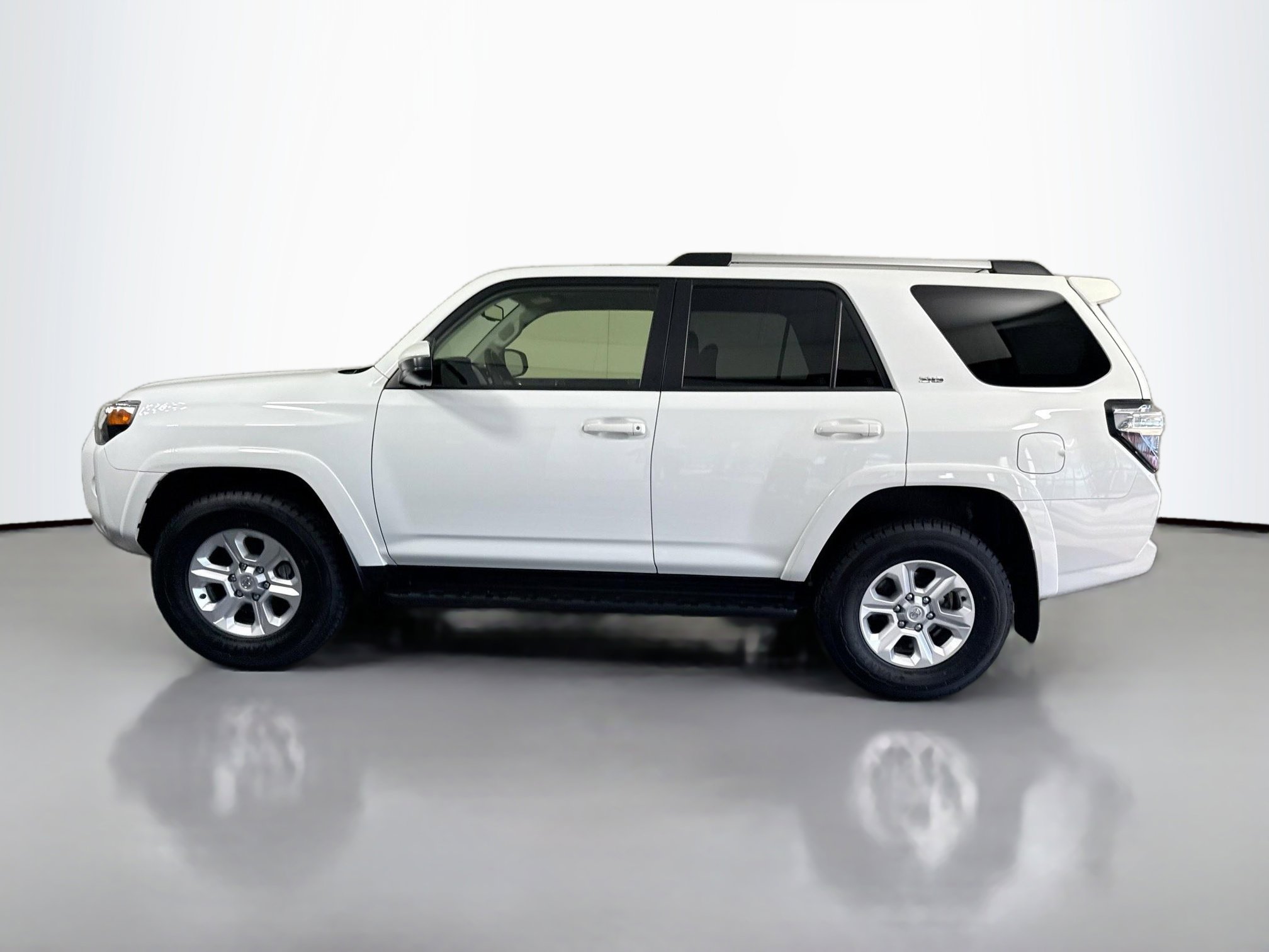 2024 Toyota 4Runner SR5 photo 2