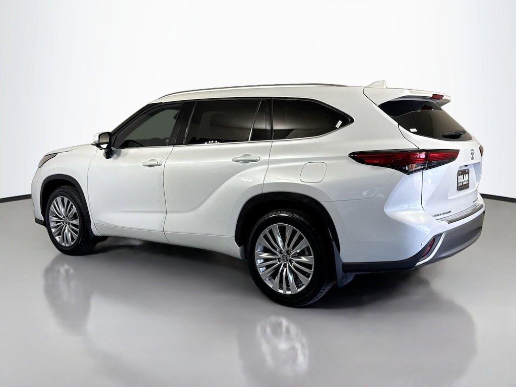 Used 2023 Toyota Highlander Platinum SUV