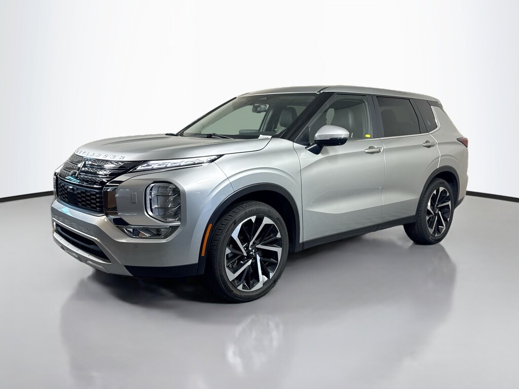Used 2024 Mitsubishi Outlander SE SUV