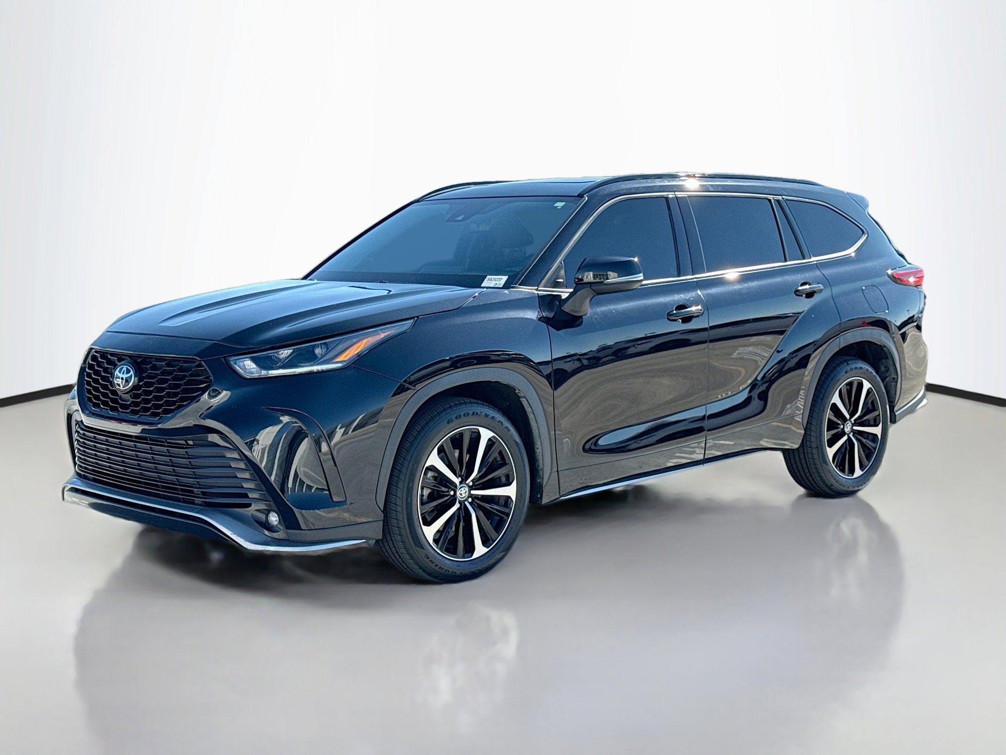 2021 Toyota Highlander XSE photo 2