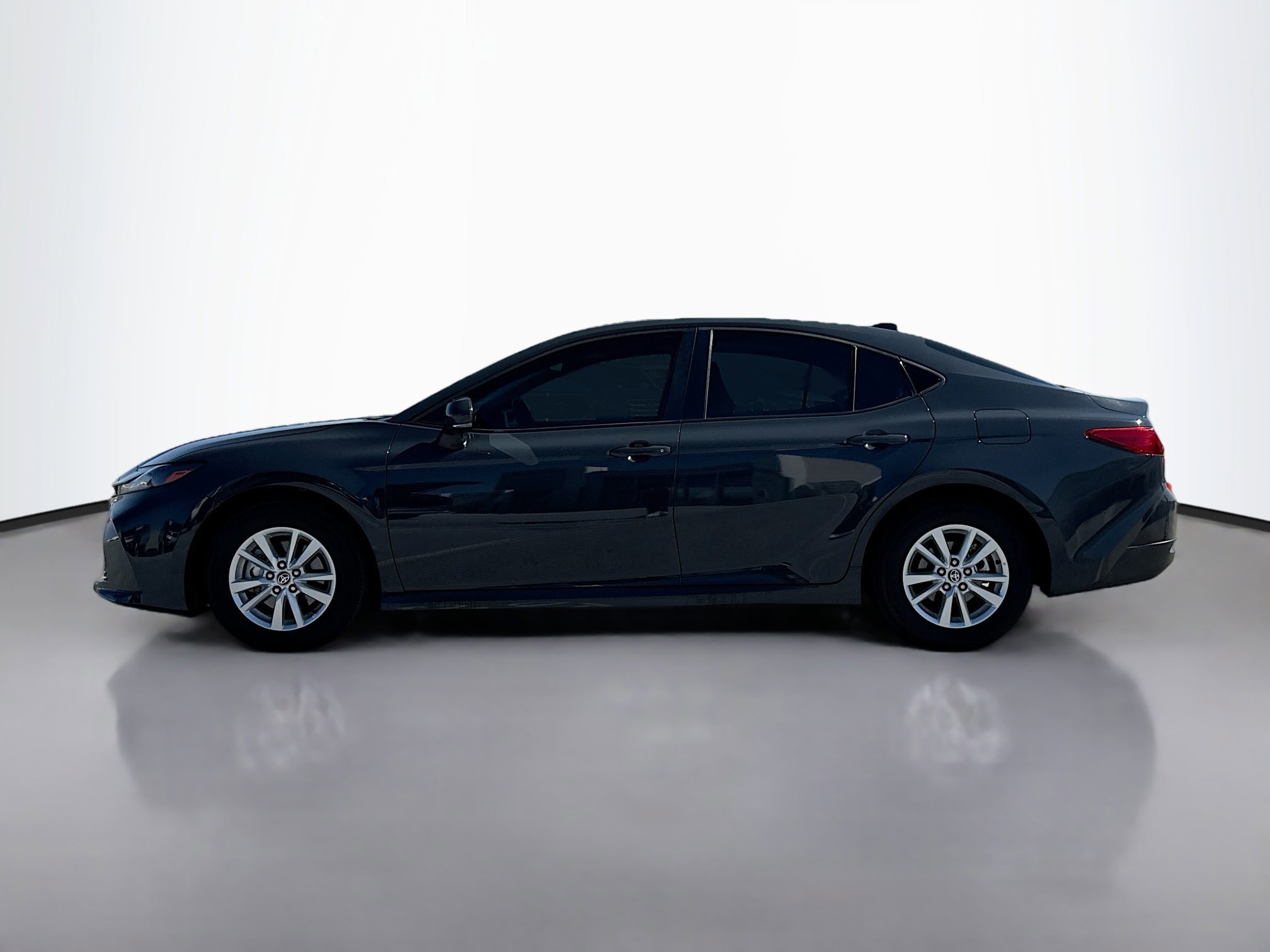 2025 Toyota Camry LE photo 2