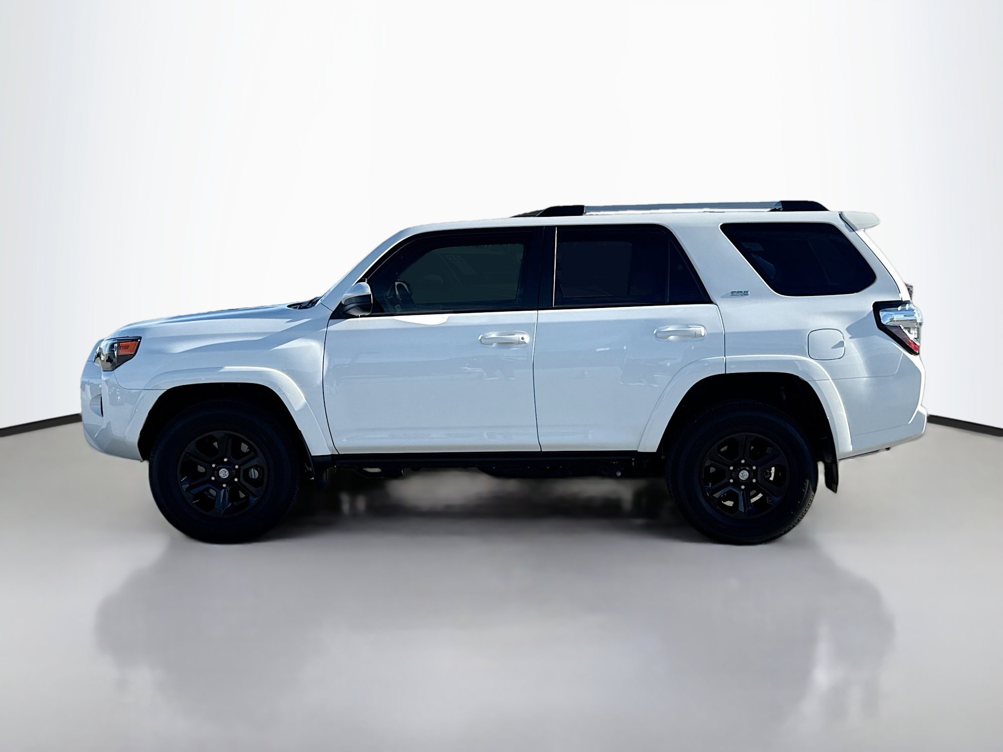 2023 Toyota 4Runner SR5 photo 3