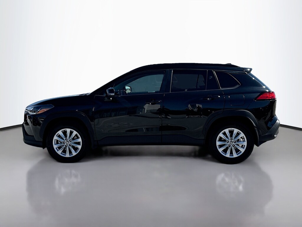 Used 2024 Toyota Corolla Cross LE SUV