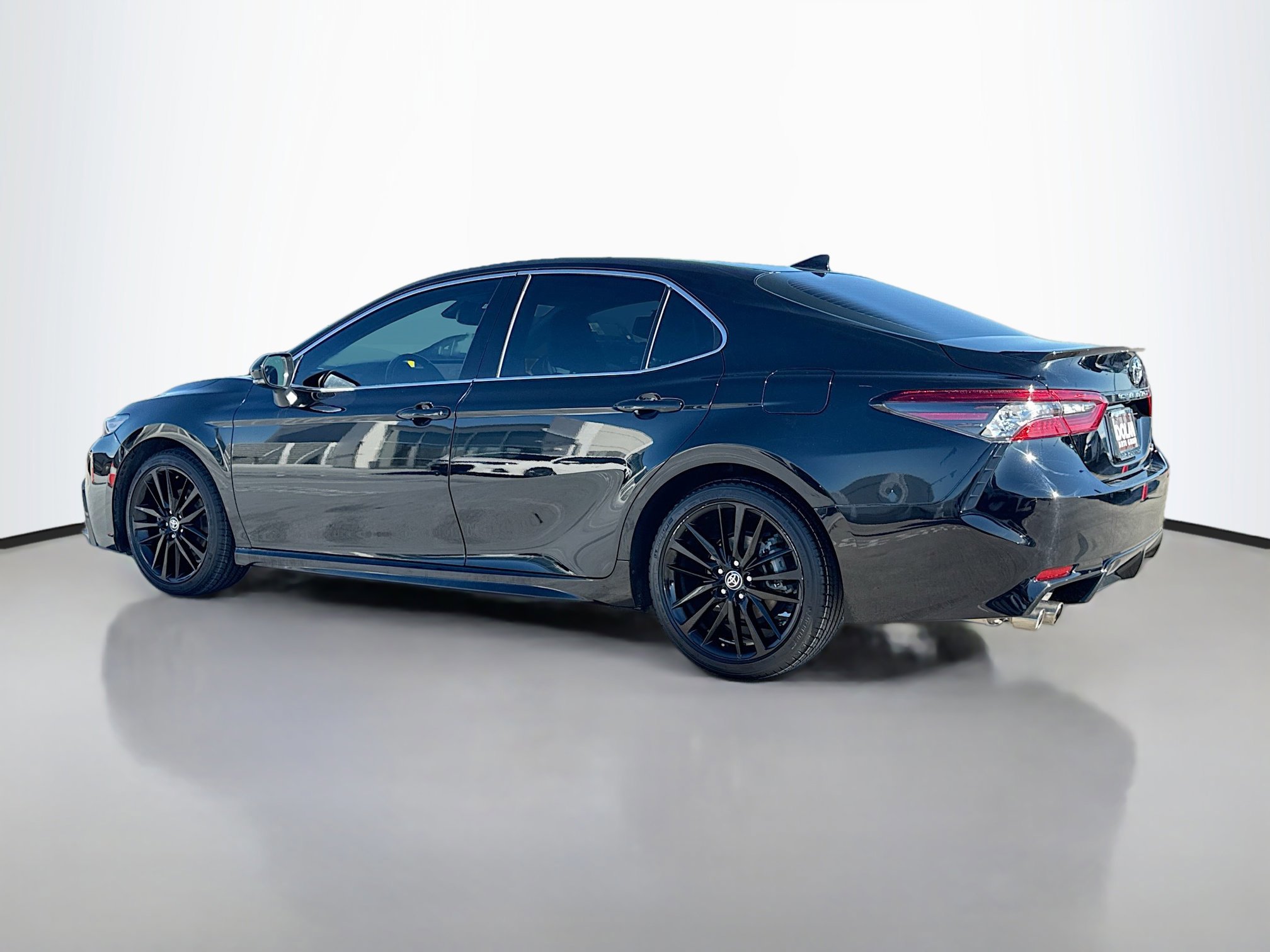 2021 Toyota Camry XSE photo 3