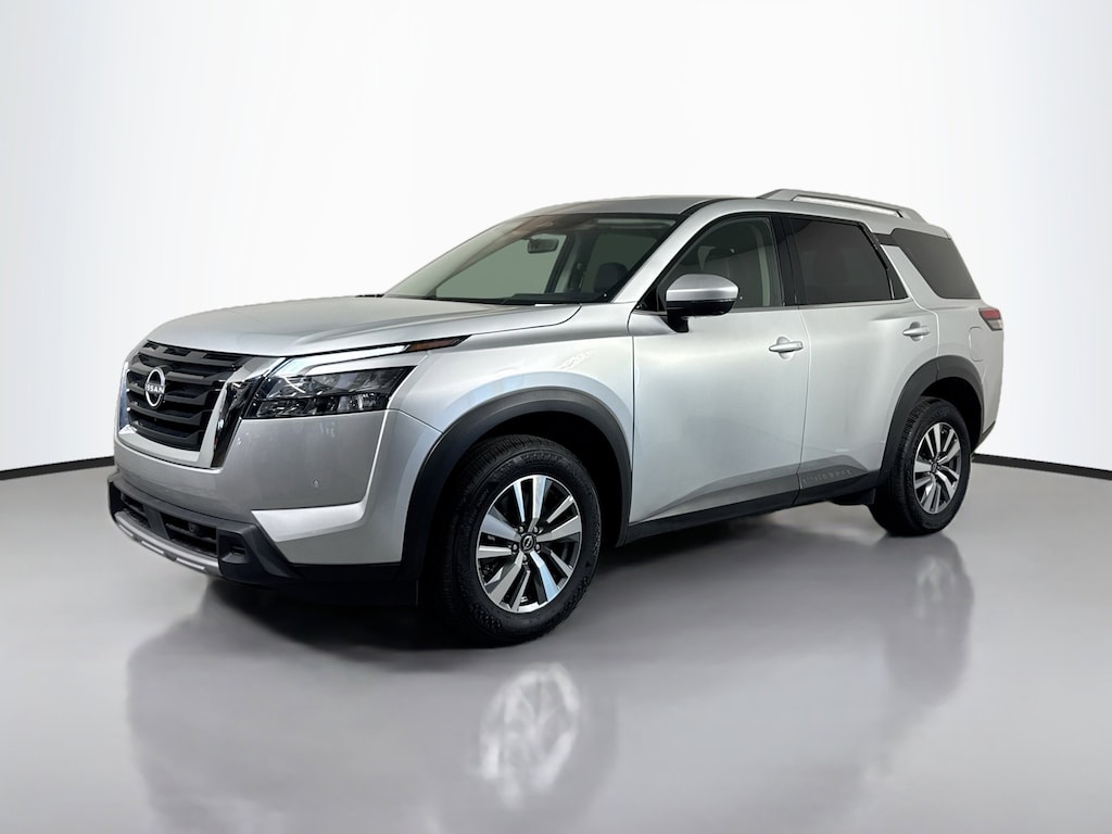Used 2025 Nissan Pathfinder SL SUV