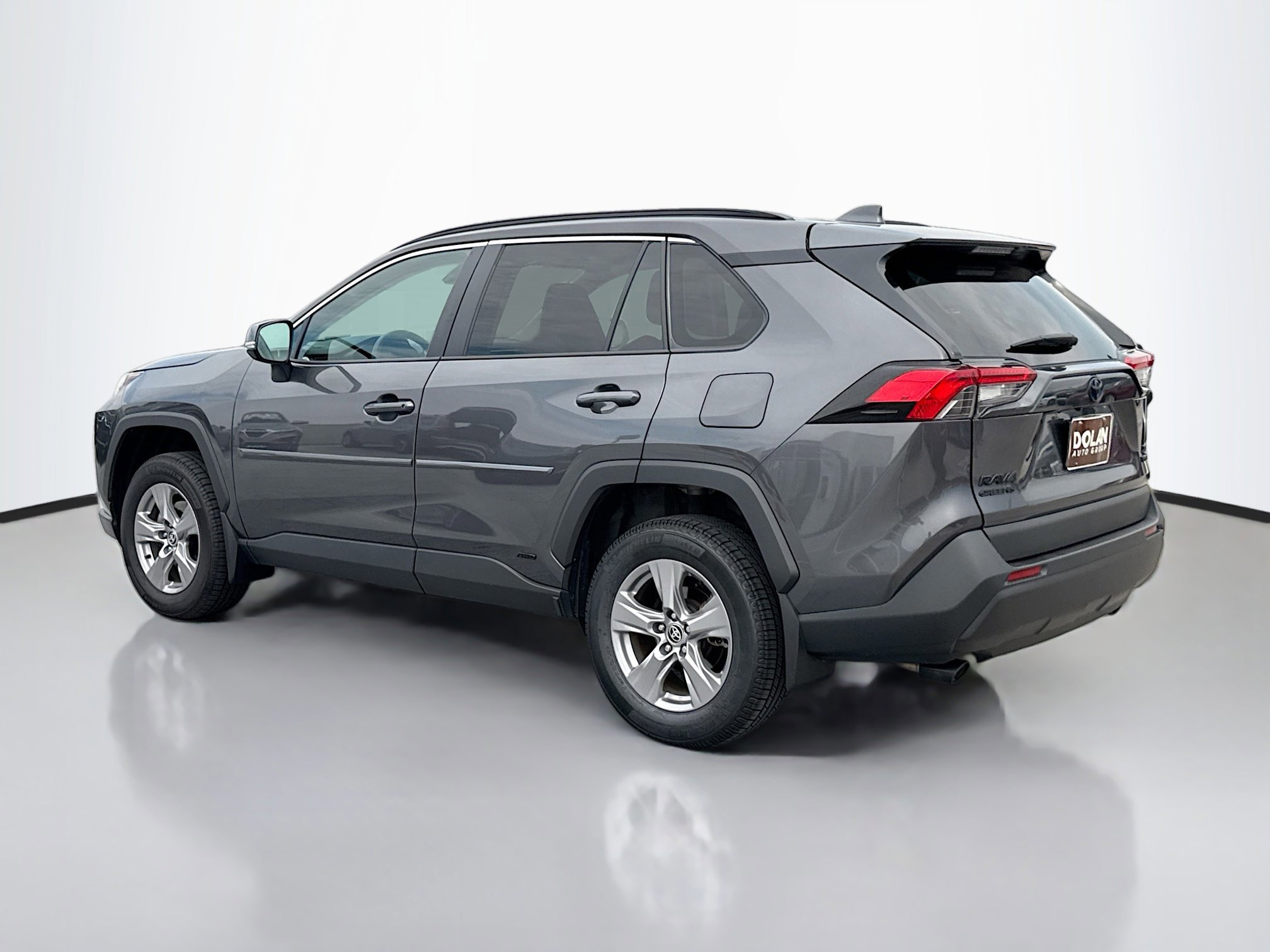 2023 Toyota RAV4 Hybrid XLE photo 4