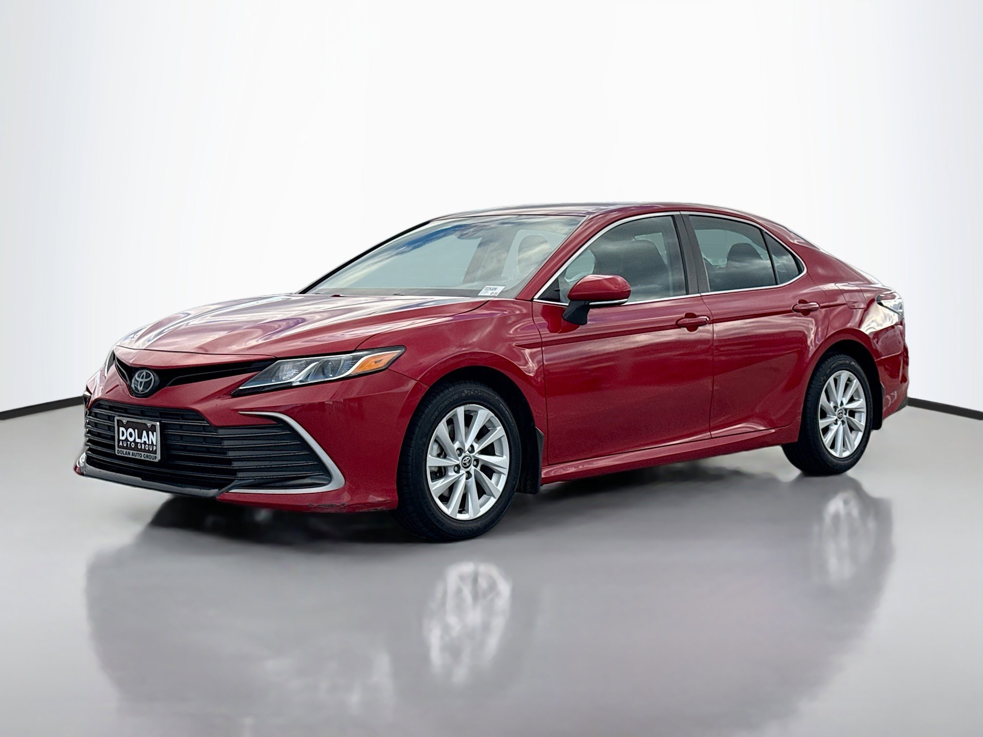 2023 Toyota Camry LE photo 4