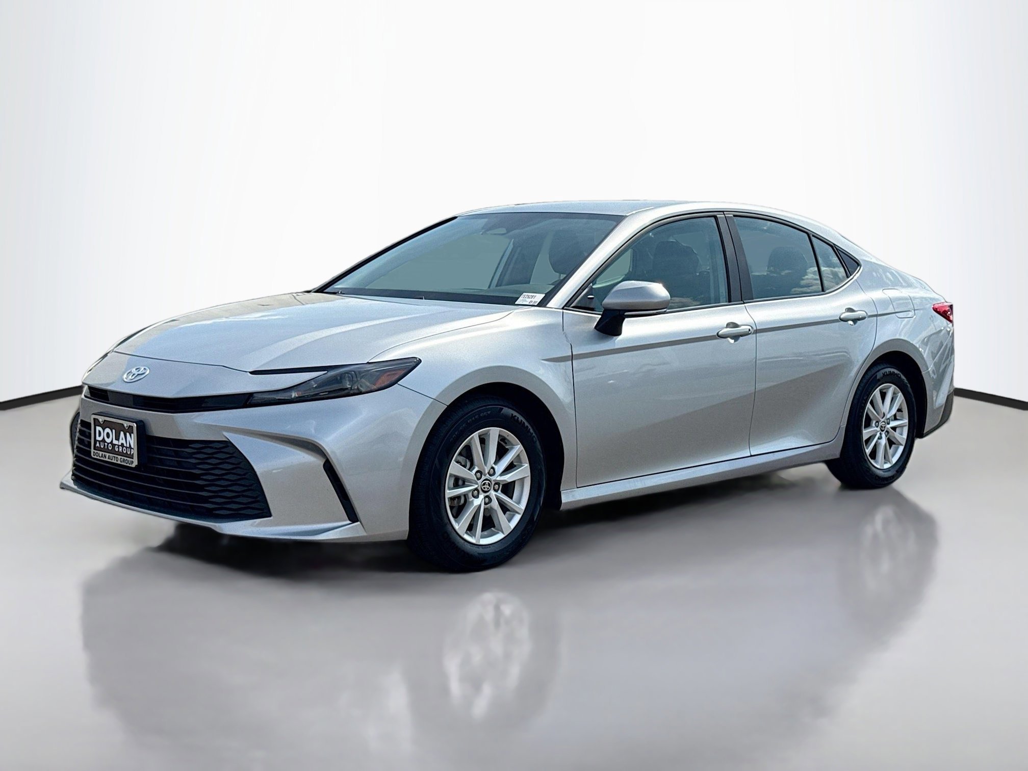 2025 Toyota Camry LE photo 4