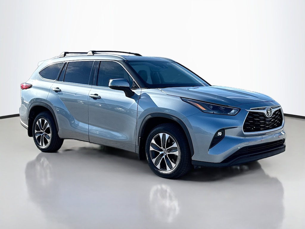 Used 2022 Toyota Highlander XLE SUV