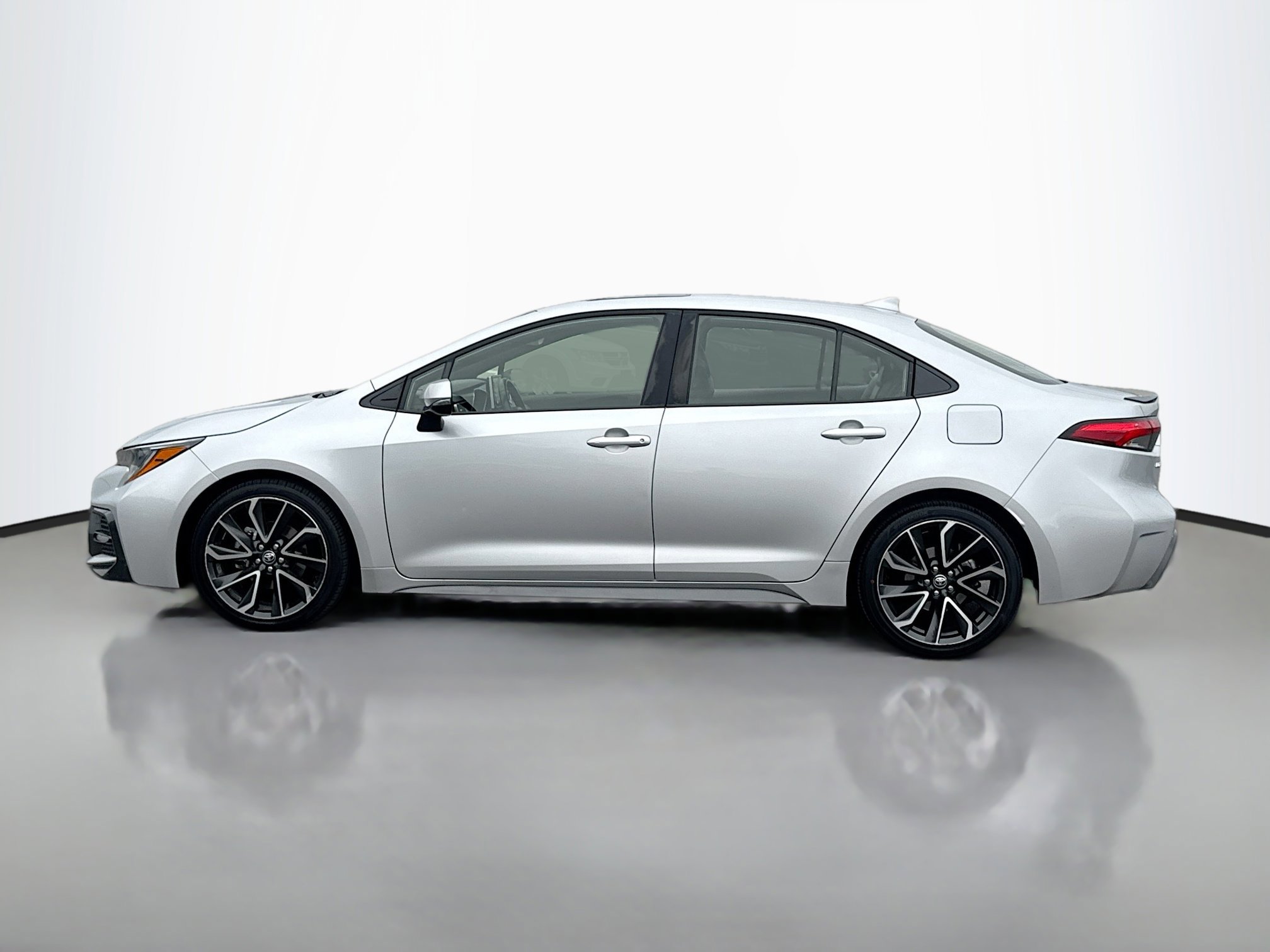 2022 Toyota Corolla XSE photo 2