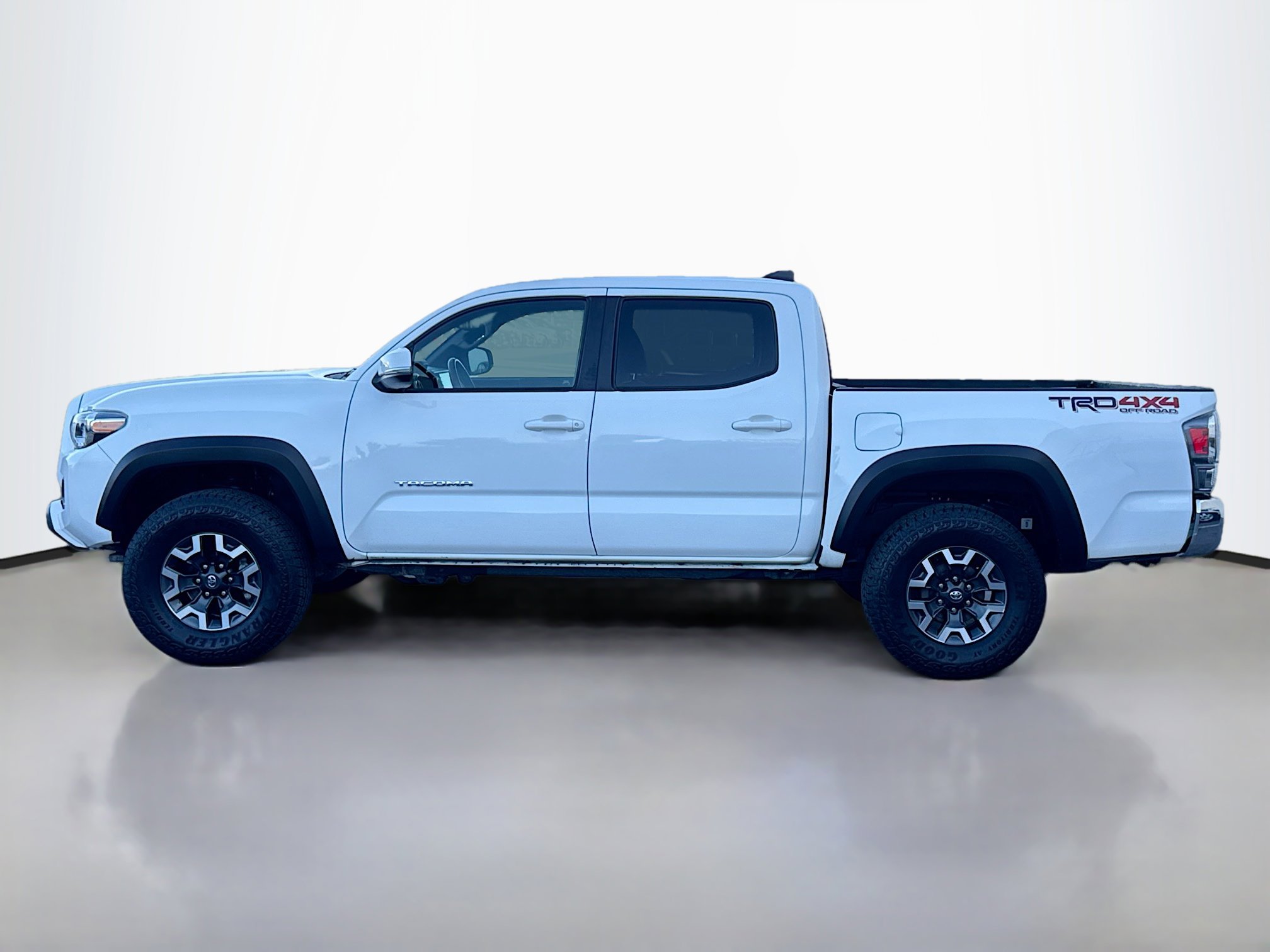 2023 Toyota Tacoma TRD Off-Road Double Cab photo 3