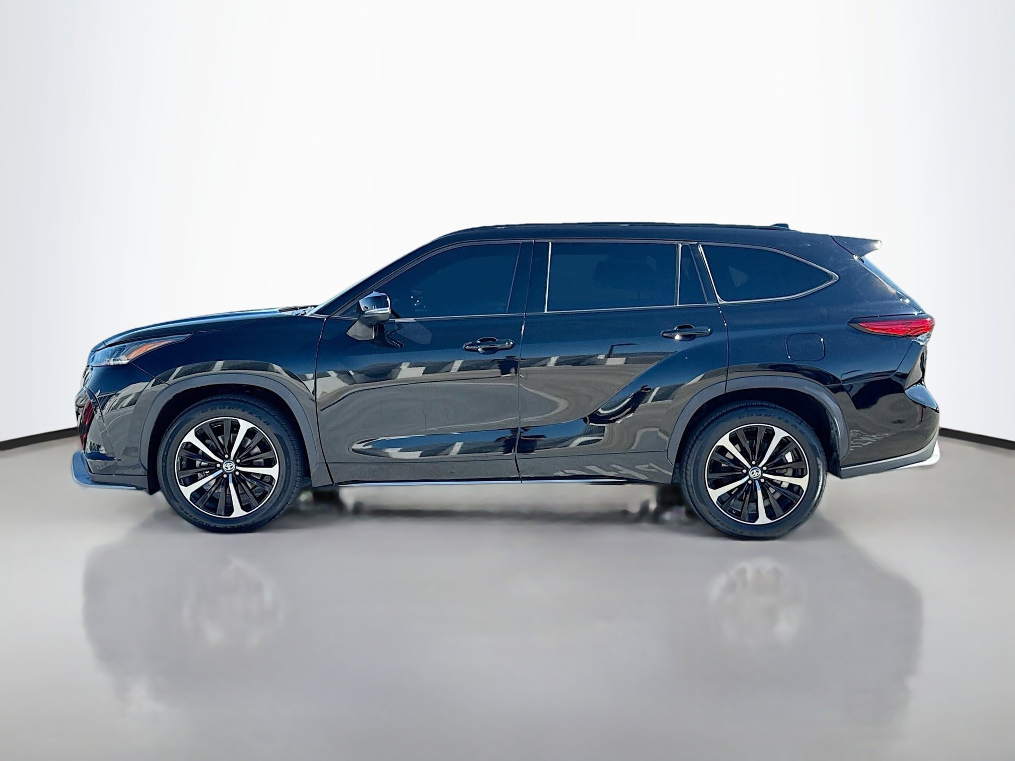 2021 Toyota Highlander XSE photo 3