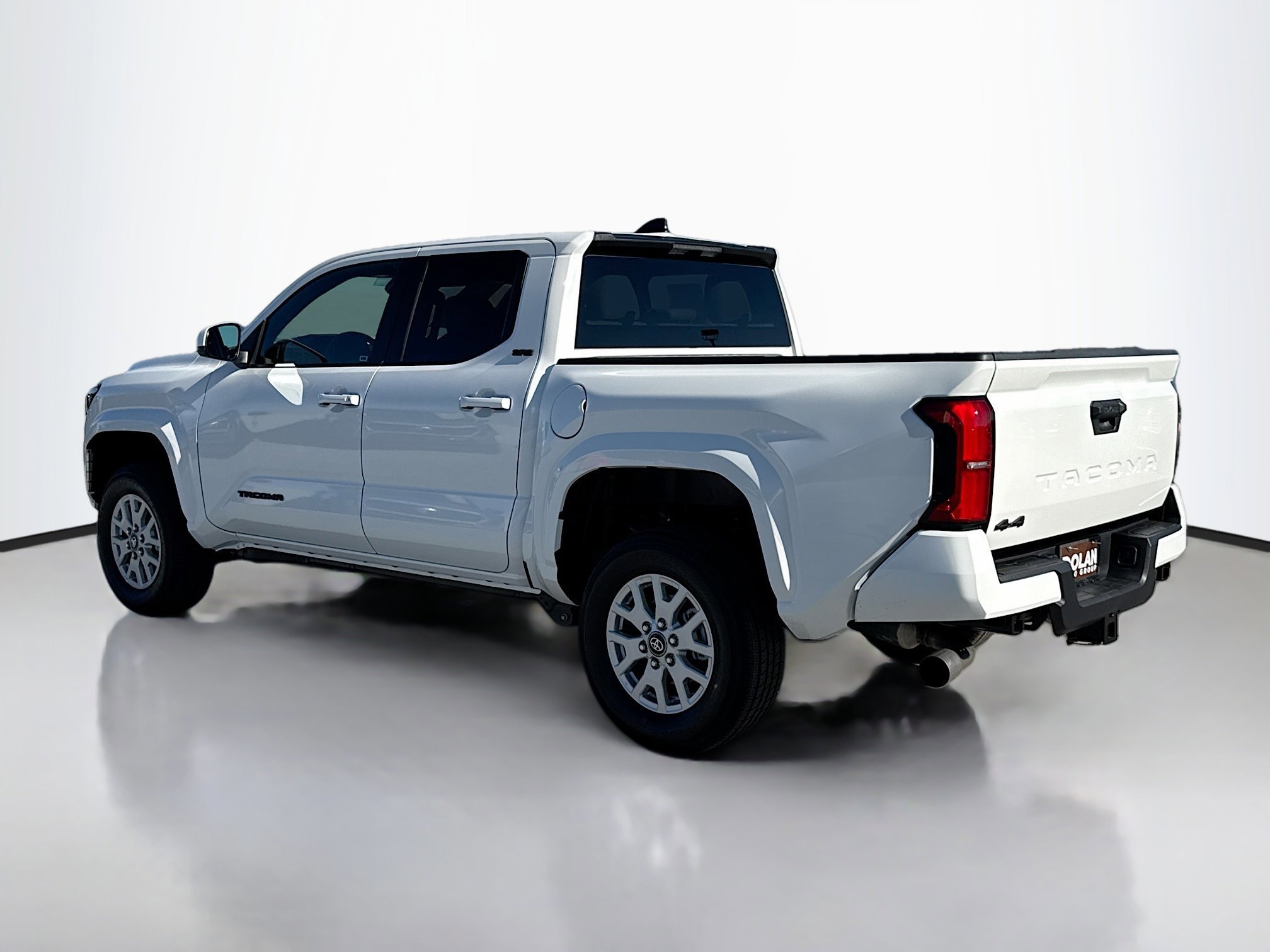 2025 Toyota Tacoma SR5 photo 3