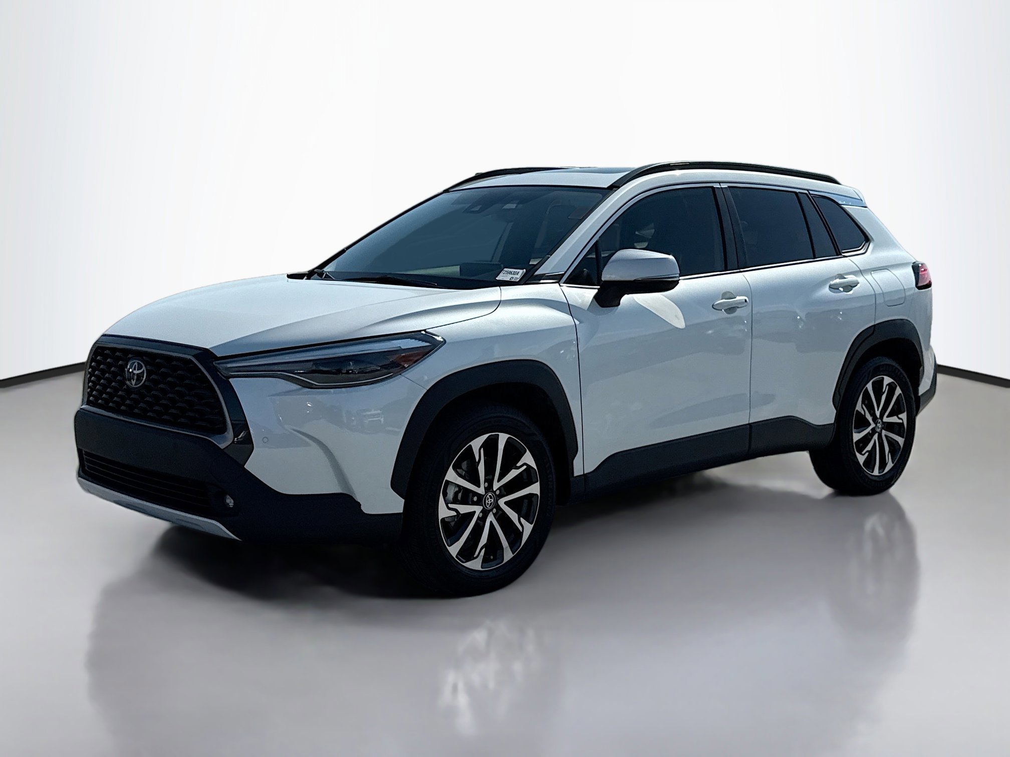 2022 Toyota Corolla Cross XLE photo 3