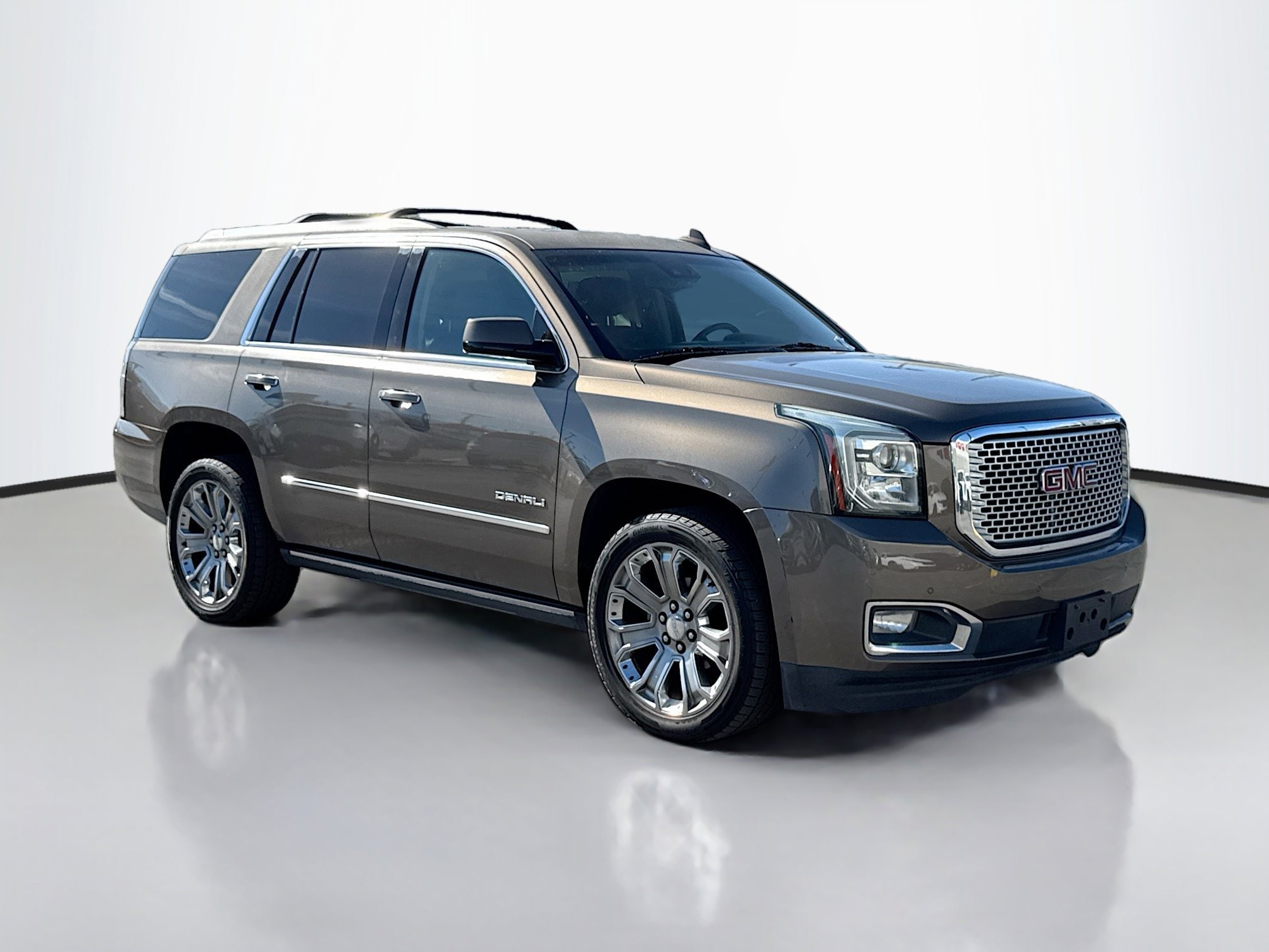2016 GMC Yukon 4WD Denali's photo