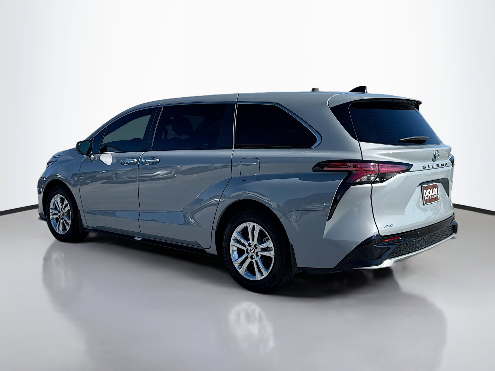 2023 Toyota Sienna XSE photo 4