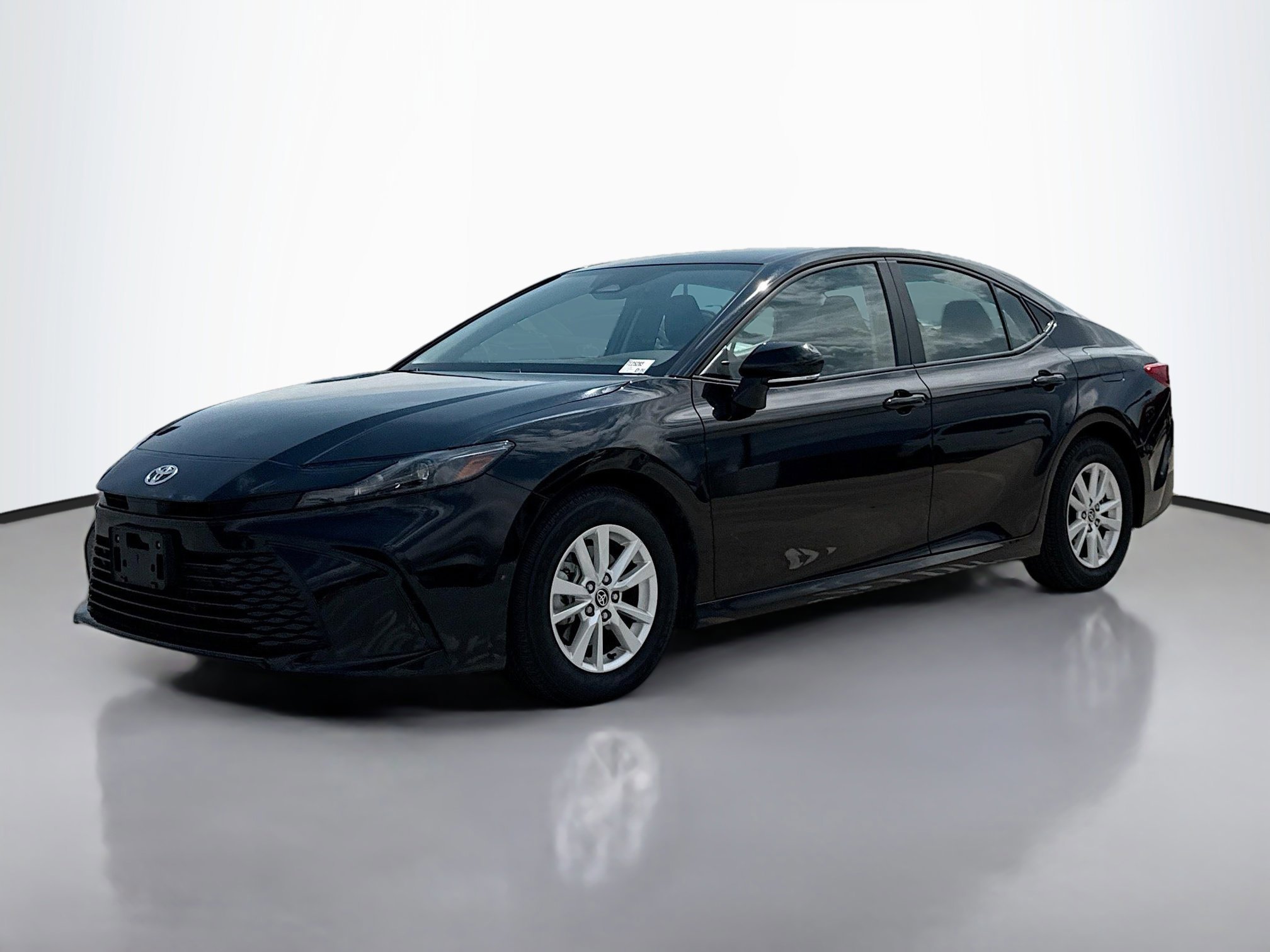 2025 Toyota Camry LE photo 3