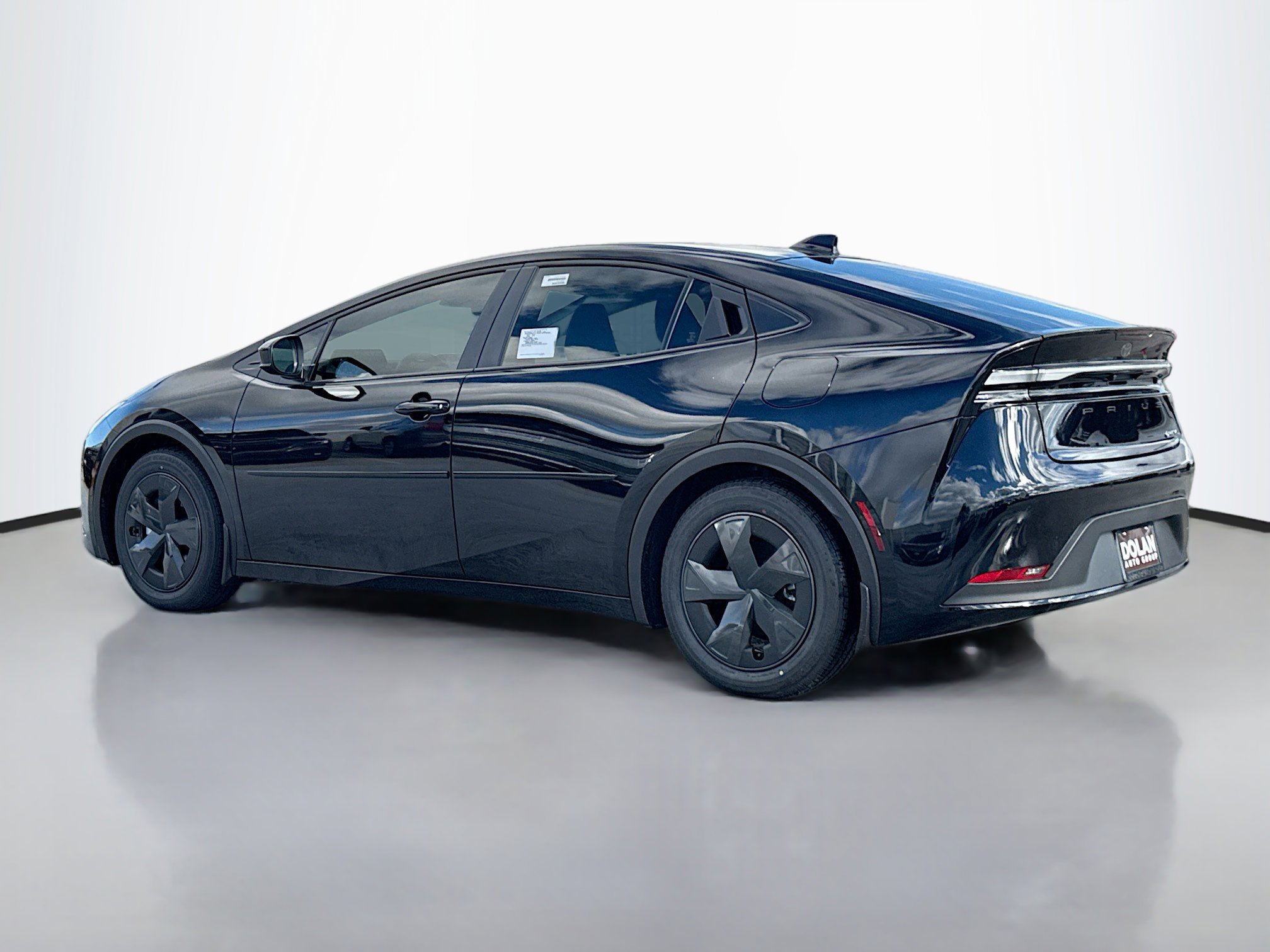 2026 Toyota Prius Plug-in Hybrid SE photo 4