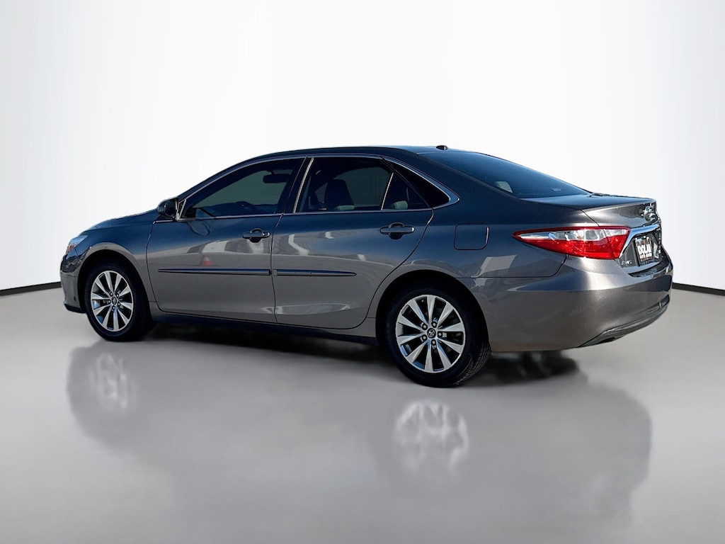 Used 2016 Toyota Camry XLE Sedan