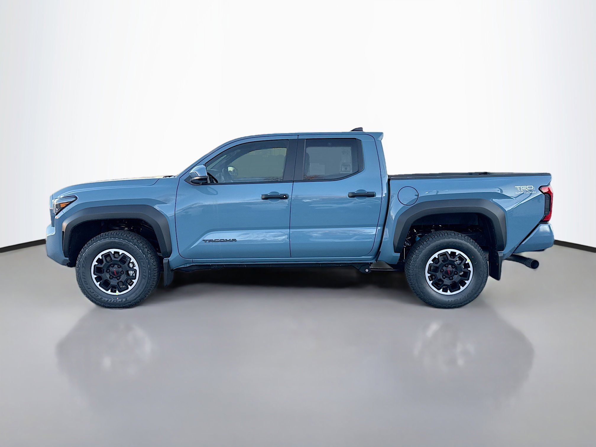 2026 Toyota Tacoma TRD Off-Road photo 3
