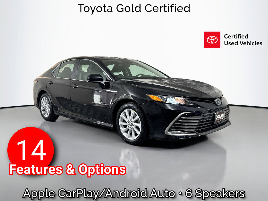 2023 Toyota Camry LE's photo