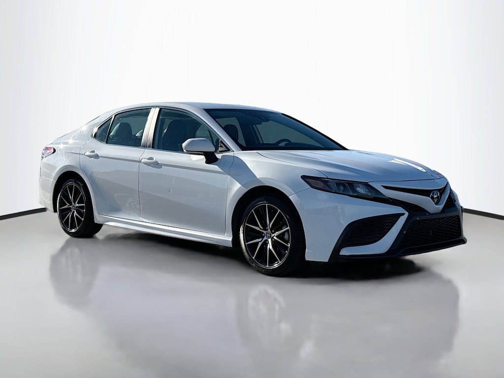Used 2023 Toyota Camry SE Sedan