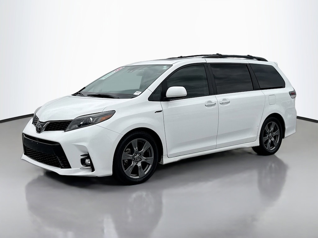 Certified 2018 Toyota Sienna SE Van Passenger Van