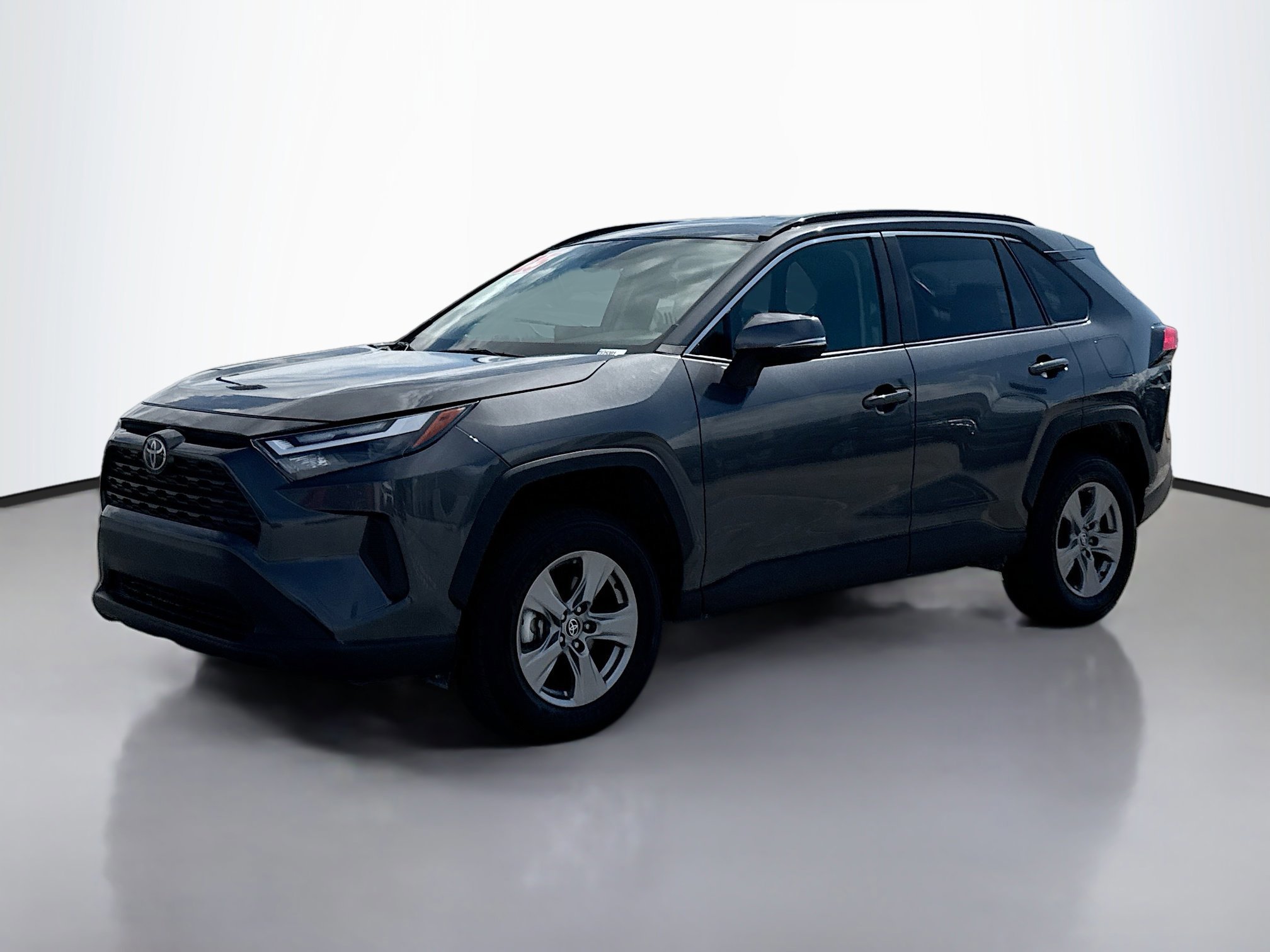 2025 Toyota RAV4 XLE photo 3