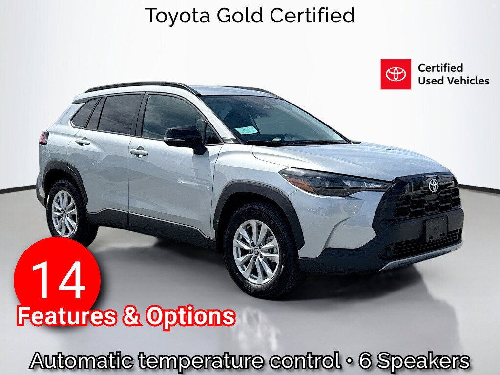 2026 Toyota Corolla Cross LE FWD's photo