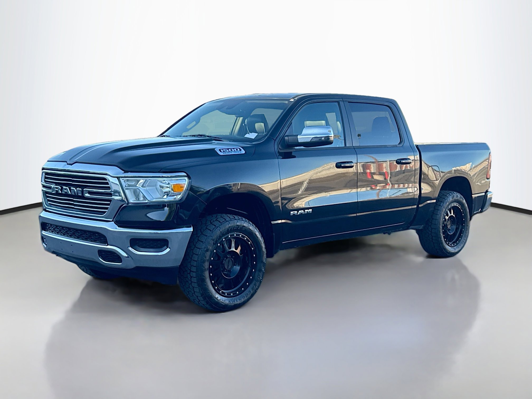 2024 Ram 1500 Laramie photo 2