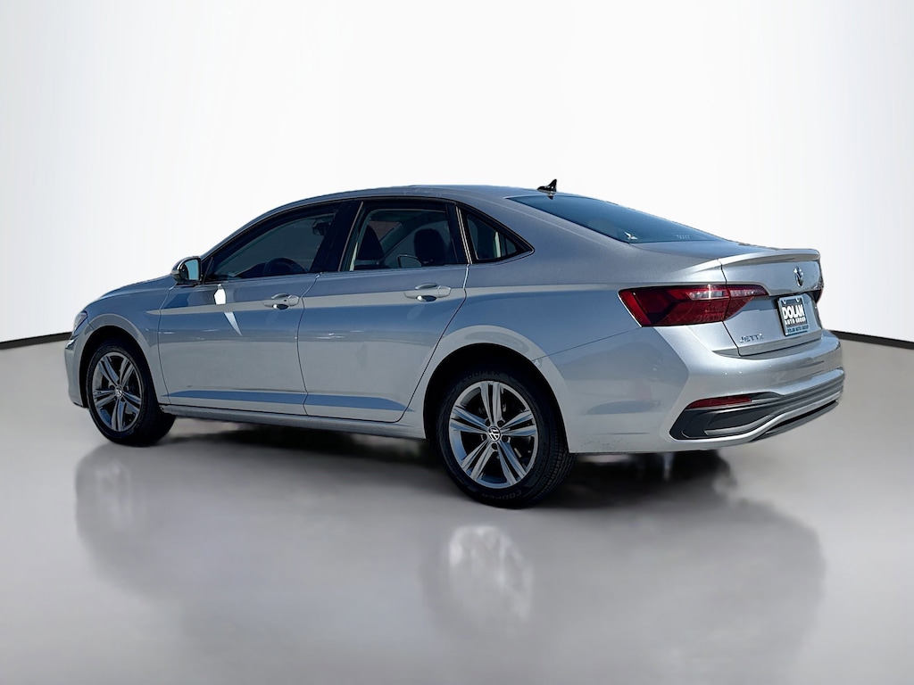 Used 2024 Volkswagen Jetta 1.5T SE Sedan