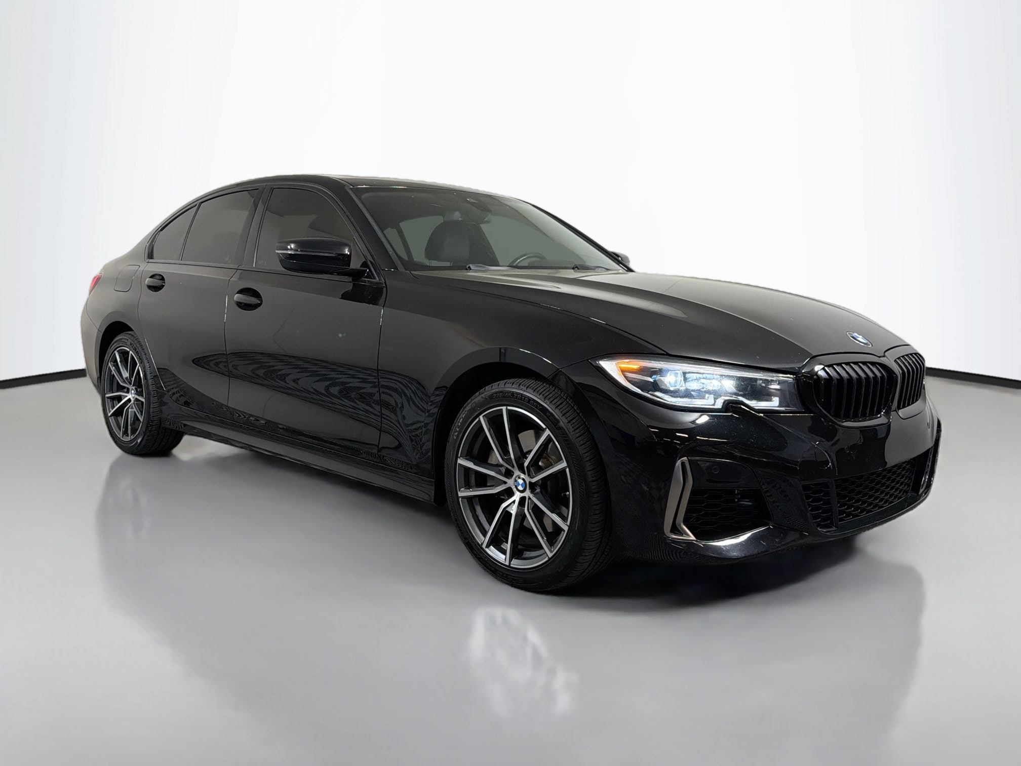 2021 BMW 3 Series 330i xDrive Sedan's photo